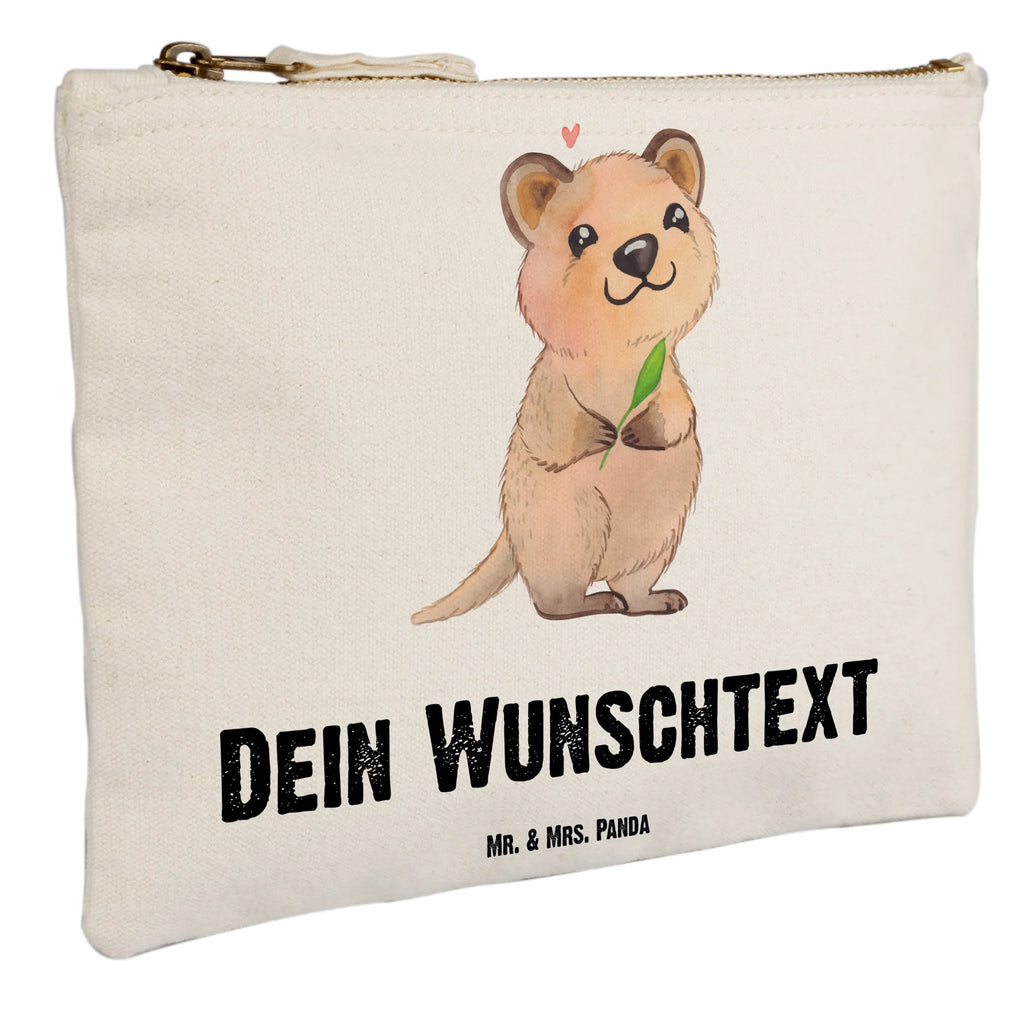 Personalisierte Schminktasche Quokka Happy Personalisierte Schminktasche, Personalisierte Kosmetiktasche, Personalisierter Kosmetikbeutel, Personalisiertes Stiftemäppchen, Personalisiertes Etui, Personalisierte Federmappe, Personalisierte Makeup Bag, Personalisiertes Schminketui, Personalisiertes Kosmetiketui, Personalisiertes Schlamperetui, Schminktasche mit Namen, Kosmetiktasche mit Namen, Kosmetikbeutel mit Namen, Stiftemäppchen mit Namen, Etui mit Namen, Federmappe mit Namen, Makeup Bg mit Namen, Schminketui mit Namen, Kosmetiketui mit Namen, Schlamperetui mit Namen, Schminktasche personalisieren, Schminktasche bedrucken, Schminktasche selbst gestalten, Tiermotive, Gute Laune, lustige Sprüche, Tiere, Quokka, Verschieben, Aufschieberitis, Lustiger Spruch, Niedliches Tier, Dinge erledigen