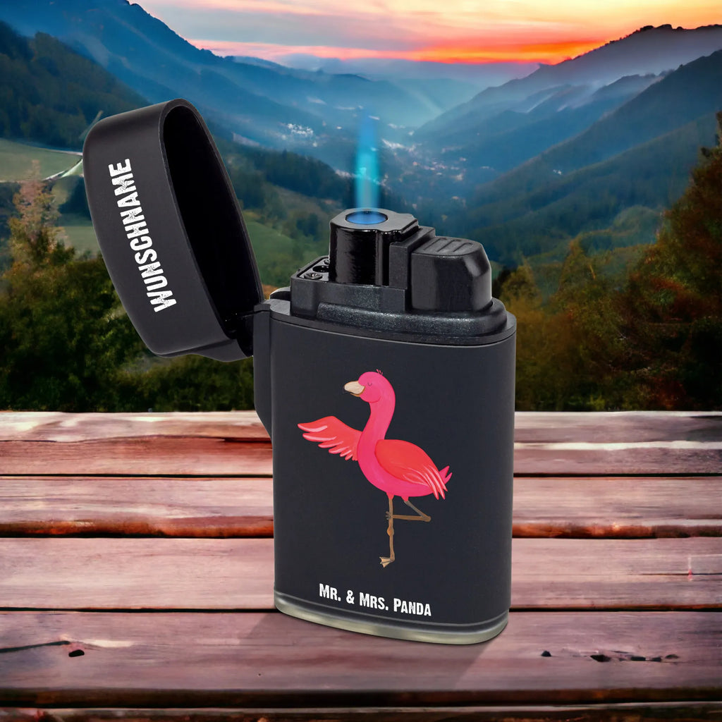 Personalisiertes Feuerzeug Flamingo Yoga Personalisiertes Feuerzeug, Personalisiertes Gas-Feuerzeug, Personalisiertes Sturmfeuerzeug, Feuerzeug bedrucken, Feuerzeug personalisiert, Feuerzeug personalisieren, Feuerzeug selbst gestalten, Feuerzeug Geschenkidee, Feuerzeug als Geschenk, Geschenk Feuerzeug, Feuerzeug Geschenk, Feuerzeug mit Name, Feuerzeug mit Namen, Besonderes Feuerzeug, Flamingo, Vogel, Yoga, Namaste, Achtsamkeit, Yoga-Übung, Entspannung, Ärger, Aufregen, Tiefenentspannung