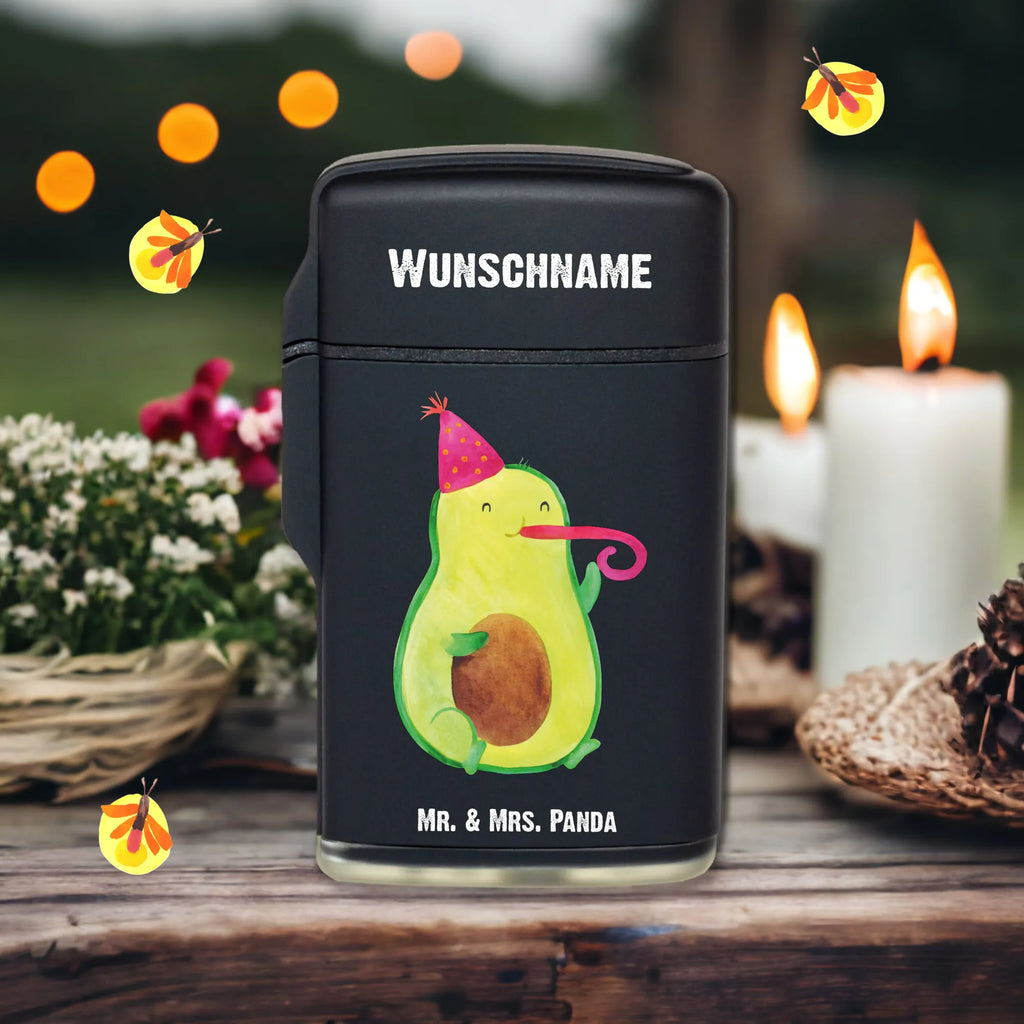 Personalisiertes Feuerzeug Avocado Partyhupe Personalisiertes Feuerzeug, Personalisiertes Gas-Feuerzeug, Personalisiertes Sturmfeuerzeug, Feuerzeug bedrucken, Feuerzeug personalisiert, Feuerzeug personalisieren, Feuerzeug selbst gestalten, Feuerzeug Geschenkidee, Feuerzeug als Geschenk, Geschenk Feuerzeug, Feuerzeug Geschenk, Feuerzeug mit Name, Feuerzeug mit Namen, Besonderes Feuerzeug, Avocado, Veggie, Vegan, Gesund, Party, Feierlichkeit, Feier, Fete, Geburtstag, Gute Laune, Tröte