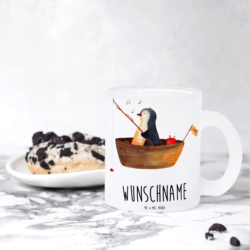 Personalisierte Teetasse Pinguin Angelboot Personalisierte Teetasse, Personalisiertes Teeglas, Personalisierter Teebecher, Personalisierte Glas Teetasse, Personalisierte Teetasse aus Glas, Teetasse mit Namen, Teeglas mit Namen, Teebecher mit Namen, Glas Teetasse mit Namen, Teetasse aus Glas mit Namen, Teetasse Wunschname, Teetasse selbst gestalten., Pinguin, Pinguine, Angeln, Boot, Angelboot, Lebenslust, Leben, genießen, Motivation, Neustart, Neuanfang, Trennung, Scheidung, Geschenkidee Liebeskummer