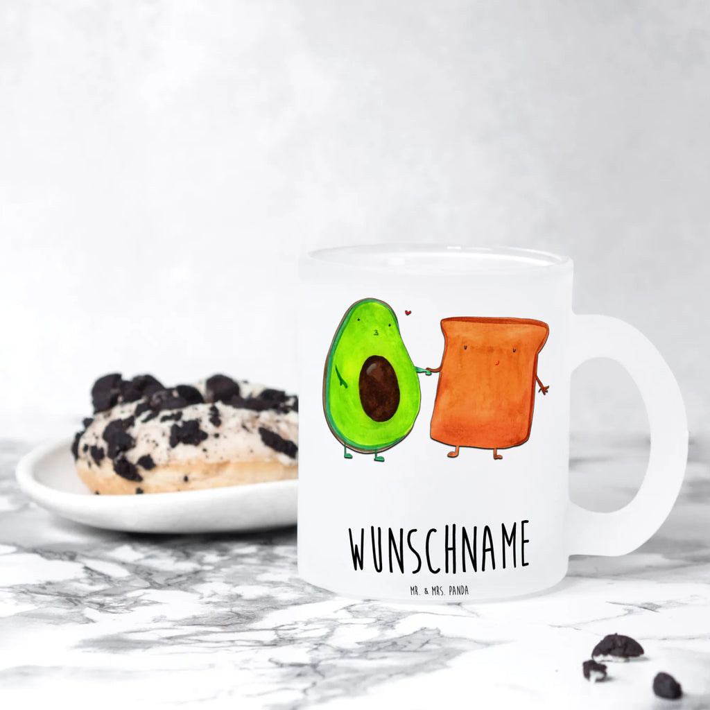 Personalisierte Teetasse Avocado + Toast Personalisierte Teetasse, Personalisiertes Teeglas, Personalisierter Teebecher, Personalisierte Glas Teetasse, Personalisierte Teetasse aus Glas, Teetasse mit Namen, Teeglas mit Namen, Teebecher mit Namen, Glas Teetasse mit Namen, Teetasse aus Glas mit Namen, Teetasse Wunschname, Teetasse selbst gestalten., Avocado, Veggie, Vegan, Gesund, Toast, Toastbrot, Liebespaar, Pärchen, Freund, Freundin, Verlobt, Verlobungsparty, Hochzeit, Hochzeitsgeschenk, Jahrestag, Jahrestagsgeschenk