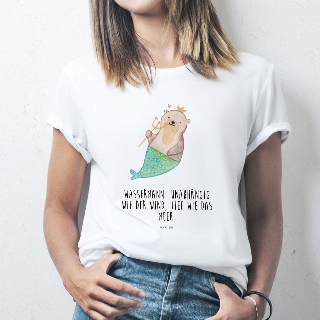 T-Shirt Standard Wassermann Astrologie T-Shirt, Shirt, Tshirt, Lustiges T-Shirt, T-Shirt mit Spruch, Party, Junggesellenabschied, Jubiläum, Geburstag, Herrn, Damen, Männer, Frauen, Schlafshirt, Nachthemd, Sprüche, Tierkreiszeichen, Sternzeichen, Horoskop, Astrologie, Aszendent, Wassermann, Geburtstagsgeschenk, Geschenk