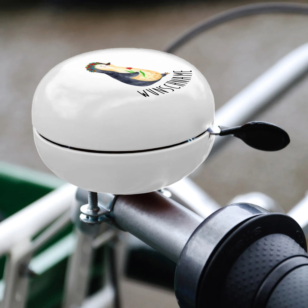 Personalisierte Fahrradklingel Pinguin Blumenkranz Personalisierte Fahrradklingel, Personalisierte Fahrradglocke, Fahrradklingel mit Namen, Fahrradglocke mit Namen, Fahrradklingel selbst gestalten, Fahrradklingel Wunschname, Fahrradklingel Personalisiert, Fahrradklingel Individuell, Individuelle Fahrradklingel, Fahrradklingel Individuell Gestalten, Pinguin, Pinguine, Blumenkranz, Universum, Leben, Wünsche, Ziele, Lebensziele, Motivation, Lebenslust, Liebeskummer, Geschenkidee