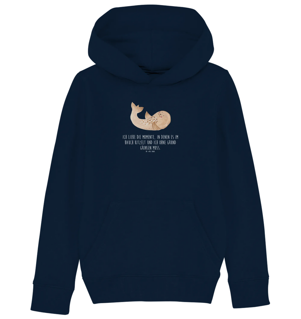 Organic Kinder Hoodie Robbe liegend Kinder Hoodie, Kapuzenpullover, Kinder Oberteil, Mädchen Hoodie, Jungen Hoodie, Mädchen Kapuzenpullover, Jungen Kapuzenpullover, Mädchen Kleidung, Jungen Kleidung, Mädchen Oberteil, Jungen Oberteil, Tiermotive, Gute Laune, lustige Sprüche, Tiere, Robbe, Robben, Seehund, Strand, Meerestier, Ostsee, Nordsee, Lachen, Freude