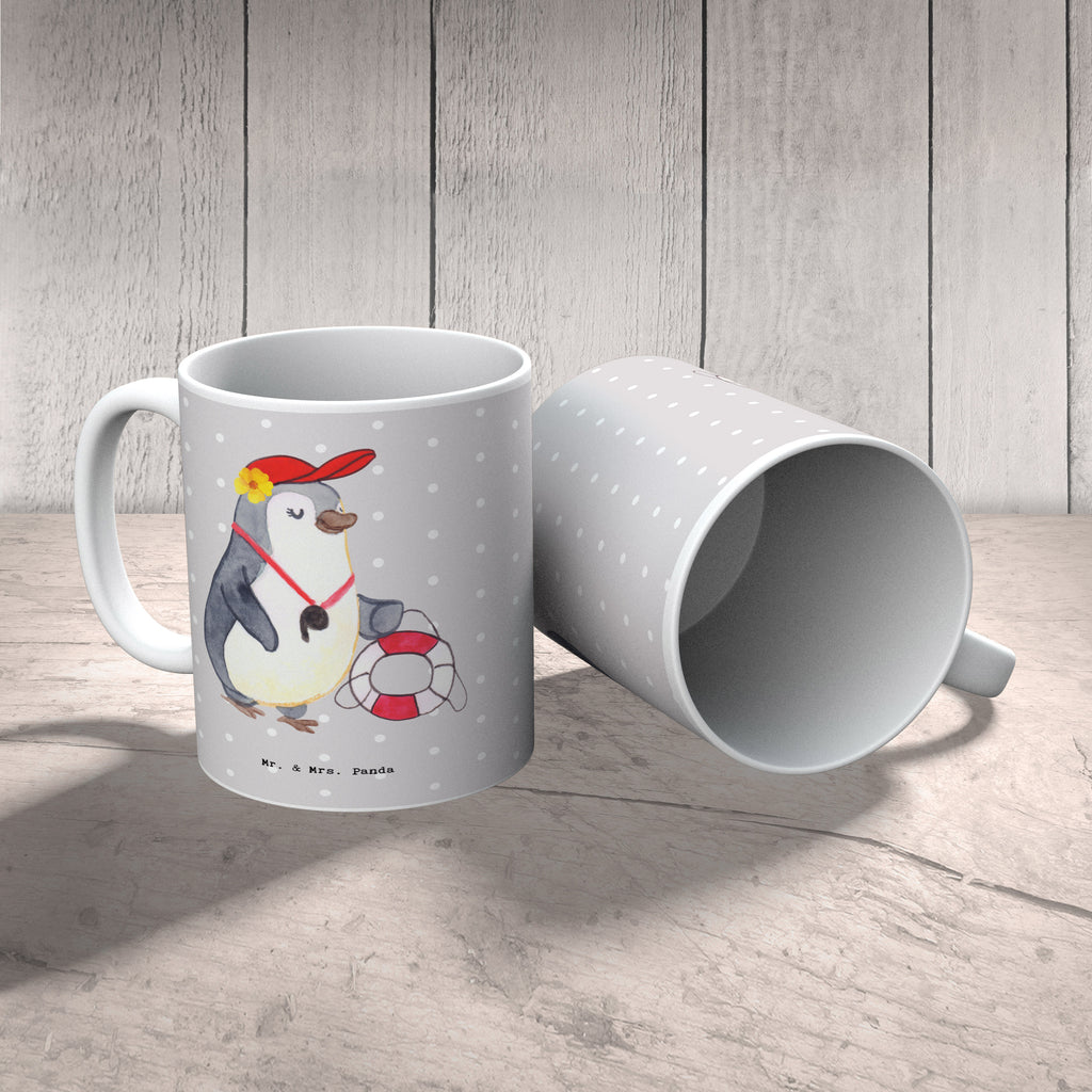 Tasse Bademeisterin mit Herz Tasse, Kaffeetasse, Teetasse, Becher, Kaffeebecher, Teebecher, Keramiktasse, Porzellantasse, Büro Tasse, Geschenk Tasse, Tasse Sprüche, Tasse Motive, Kaffeetassen, Tasse bedrucken, Designer Tasse, Cappuccino Tassen, Schöne Teetassen, Beruf, Ausbildung, Jubiläum, Abschied, Rente, Kollege, Kollegin, Geschenk, Schenken, Arbeitskollege, Mitarbeiter, Firma, Danke, Dankeschön, Bademeisterin, Rettungsschwimmerin, Schwimmmeisterin, Schwimmbad, Freibad, Badeanstalt, Schwimmverein, Schwimmschule