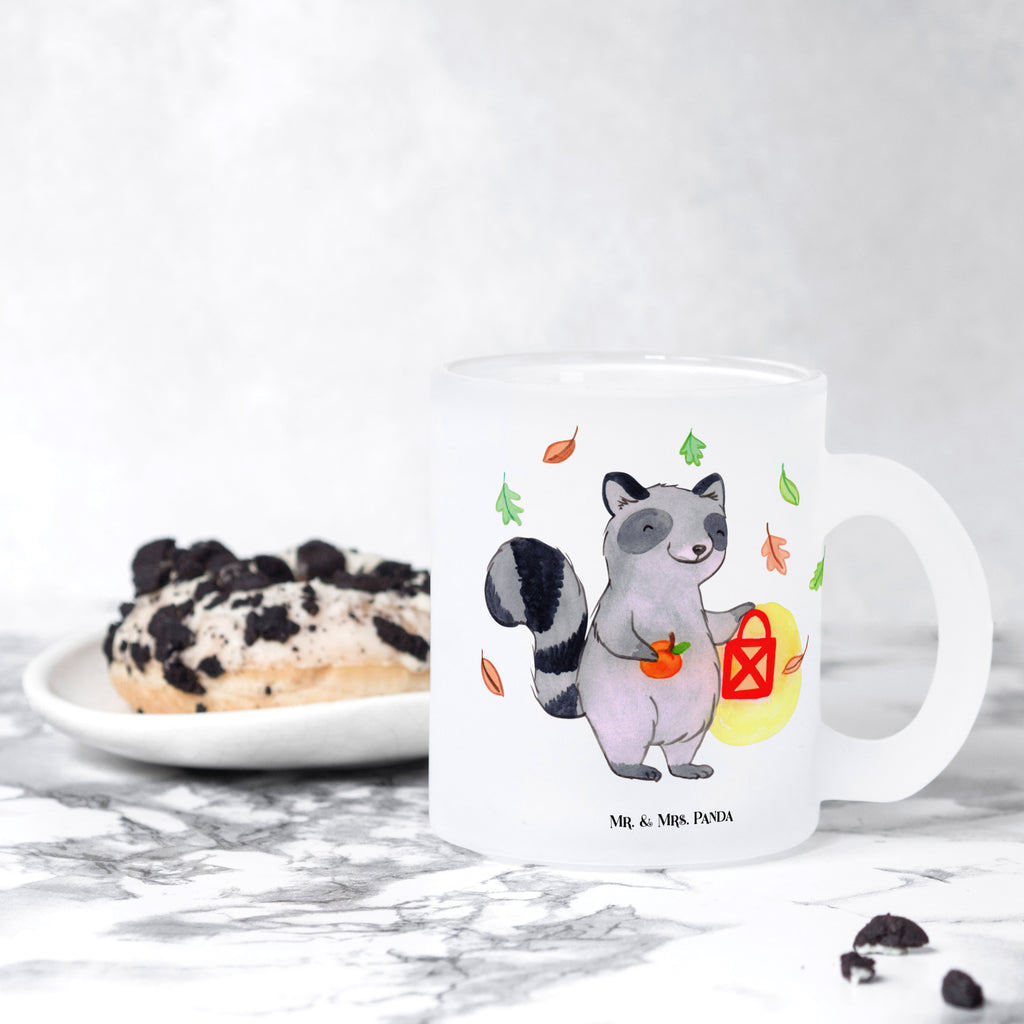 Teetasse Waschbär Laterne Teetasse, Teeglas, Teebecher, Tasse mit Henkel, Tasse, Glas Teetasse, Teetasse aus Glas, Halloween, Deko, Martinssingen, Dekoration, Geschenke, Schenken, Halloween Deko, Trick or Treat, Süßes sonst gibt's saures, Waschbär, Laterne, Herbst