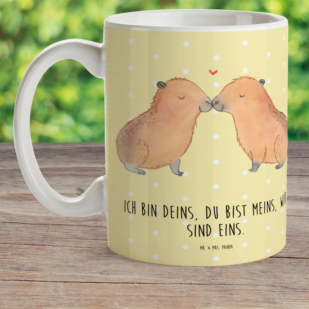 Kindertasse Capybara Liebe Kindertasse, Kinder Tasse, Kunststoff Tasse, Kindergarten Tasse, Trinkbecher, Camping Becher, Kaffeetasse, Kunststoffbecher, Kindergartenbecher, Outdoorgeschirr, Kunststoffgeschirr, Reisebecher, Reisetasse, Kinderbecher, Bruchfeste Tasse, Bruchsichere Tasse, Plastik Tasse, Plastiktasse, Tiermotive, Gute Laune, lustige Sprüche, Tiere, Capybara, Liebe, verliebt, Paar, Jahrestag, Kuschel Capybaras, Tierliebe, Romantisches Geschenk, Handgezeichnet, Verschmolzen, Geschenkidee, Beziehung, Partnertiere, Ich bin deins, Du bist meins, Liebesspruch, Herzlich, Valentinstag, Ehejubiläum, Liebesbeweis