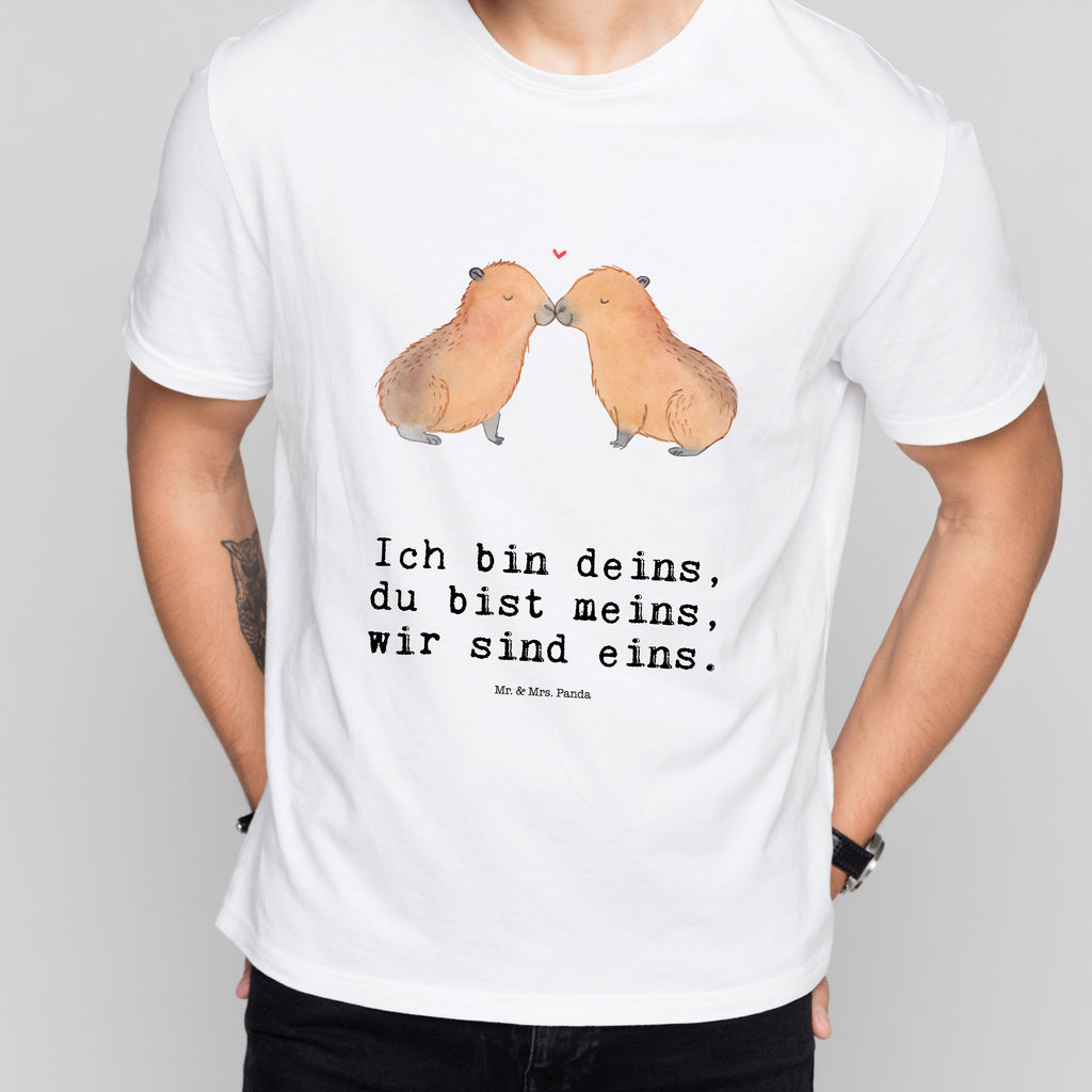 T-Shirt Standard Capybara Liebe T-Shirt, Shirt, Tshirt, Lustiges T-Shirt, T-Shirt mit Spruch, Party, Junggesellenabschied, Jubiläum, Geburstag, Herrn, Damen, Männer, Frauen, Schlafshirt, Nachthemd, Sprüche, Tiermotive, Gute Laune, lustige Sprüche, Tiere, Capybara, Liebe, verliebt, Paar, Jahrestag, Kuschel Capybaras, Tierliebe, Romantisches Geschenk, Handgezeichnet, Verschmolzen, Geschenkidee, Beziehung, Partnertiere, Ich bin deins, Du bist meins, Liebesspruch, Herzlich, Valentinstag, Ehejubiläum, Liebesbeweis