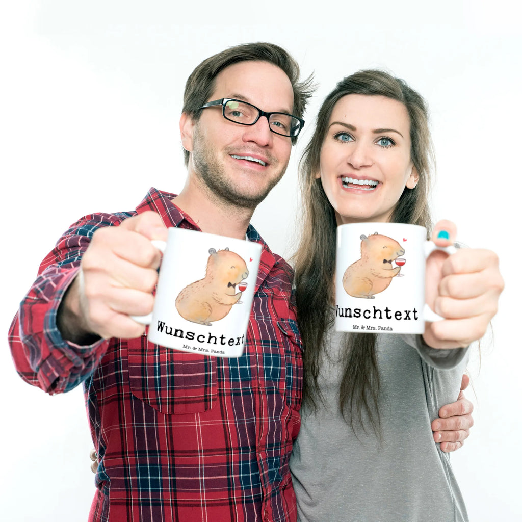 Personalisierte Tasse Capybara Wein Personalisierte Tasse, Namenstasse, Wunschname, Personalisiert, Tasse, Namen, Drucken, Tasse mit Namen, Tiermotive, Gute Laune, lustige Sprüche, Tiere, Capybara Weinflasche, Weinliebhaber Geschenk, Capybara Zeichnung, Adrette Tiere, Panda Handzeichnung, Weintrinkendes Nagetier, Capybara Kunstwerk, Geschenk für Weinkenner, Stilvolles Capybara, Heiterer Capybara, Liebe zum Wein Spruch, Wein Spaßbild, Handgezeichnetes Capybara