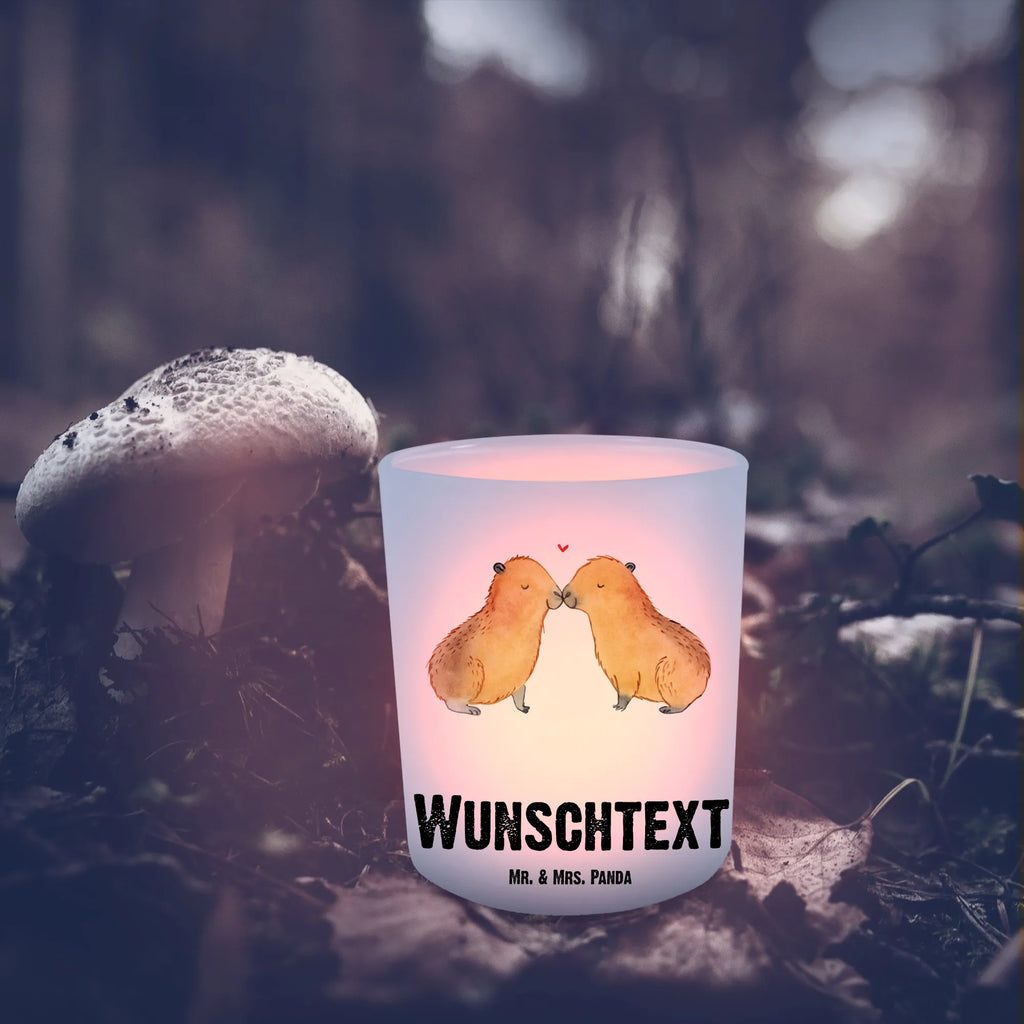 Personalisiertes Windlicht Capybara Liebe Personalisiertes Windlicht, Personalisiertes Windlicht Glas, Personalisiertes Teelichtglas, Personalisierter Teelichthalter, Personalisiertes Kerzenglas, Personalisierte Kerze, Personalisiertes Teelicht, Windlicht mit Namen, Windlicht Glas mit Namen, Teelichtglas mit Namen, Teelichthalter mit Namen, Teelichter mit Namen, Kerzenglas mit Namen, Kerze mit Namen, Teelicht mit Namen, Namenspersonalisierung, Name, selbst gestalten, Wunschtext, Bedrucken, Tiermotive, Gute Laune, lustige Sprüche, Tiere, Capybara, Liebe, verliebt, Paar, Jahrestag, Kuschel Capybaras, Tierliebe, Romantisches Geschenk, Handgezeichnet, Verschmolzen, Geschenkidee, Beziehung, Partnertiere, Ich bin deins, Du bist meins, Liebesspruch, Herzlich, Valentinstag, Ehejubiläum, Liebesbeweis