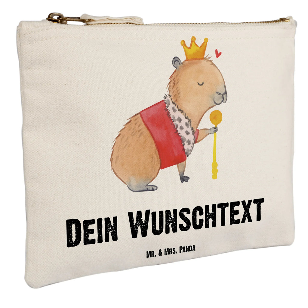 Personalisierte Schminktasche Capybara König Personalisierte Schminktasche, Personalisierte Kosmetiktasche, Personalisierter Kosmetikbeutel, Personalisiertes Stiftemäppchen, Personalisiertes Etui, Personalisierte Federmappe, Personalisierte Makeup Bag, Personalisiertes Schminketui, Personalisiertes Kosmetiketui, Personalisiertes Schlamperetui, Schminktasche mit Namen, Kosmetiktasche mit Namen, Kosmetikbeutel mit Namen, Stiftemäppchen mit Namen, Etui mit Namen, Federmappe mit Namen, Makeup Bg mit Namen, Schminketui mit Namen, Kosmetiketui mit Namen, Schlamperetui mit Namen, Schminktasche personalisieren, Schminktasche bedrucken, Schminktasche selbst gestalten, Tiermotive, Gute Laune, lustige Sprüche, Tiere, Capybara, König