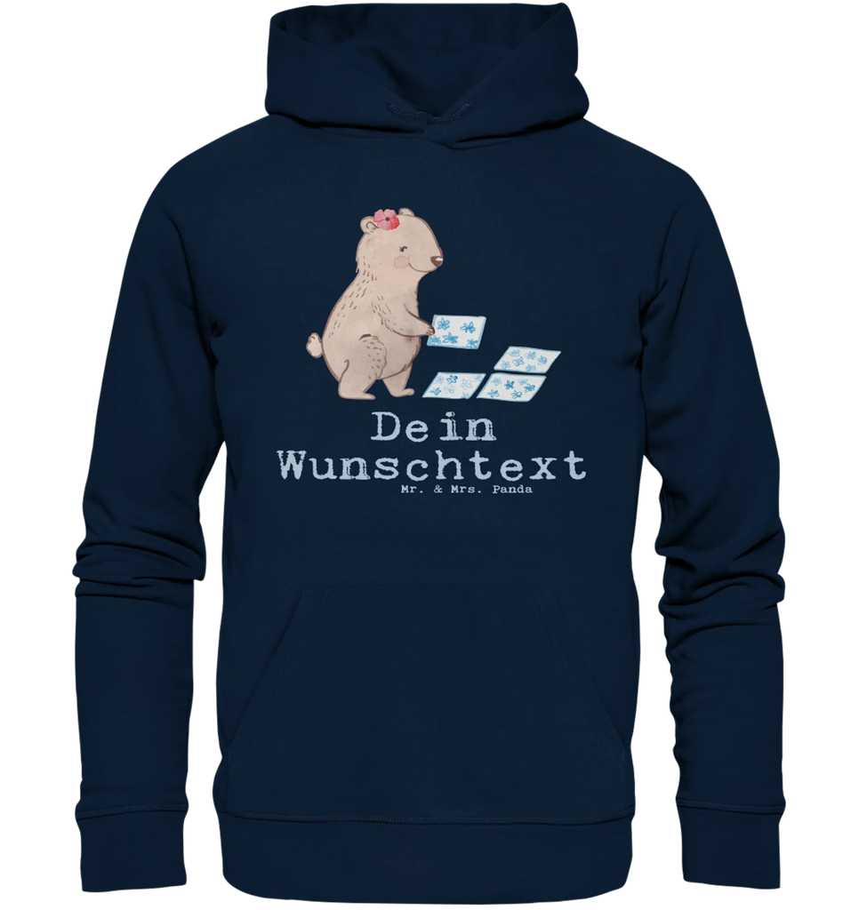 Personalisierter Hoodie Fliesenlegerin mit Herz Personalisierter Hoodie, Namens-Hoodie, Wunschtext-Hoodie, Text-Hoodie, Hoodie mit Spruch, Hoodie mit Logo, Hoodie mit Bild, Hoodie mit Foto, Hoodie mit Design, Hoodie mit Aufdruck, Kapuzenpullover mit Wunschtext, Kapuzenpullover mit Wunschname, Kapuzenpullover mit Namen, Kapuzenpullover personalisiert, Unisex Hoodie personalisiert, Hoodie Männer personalisiert, Hoodie Frauen personalisiert, Kapuzenpullover Männer personalisiert, Kapuzenpullover Frauen personalisiert, Oberteil personalisiert, Beruf, Ausbildung, Jubiläum, Abschied, Rente, Kollege, Kollegin, Geschenk, Schenken, Arbeitskollege, Mitarbeiter, Firma, Danke, Dankeschön, Fliesenlegerin, Gesellenprüfung, Fliesenlegermeisterin, Fliesenlegerbetrieb, Fliesenfachhandel, Handwerk