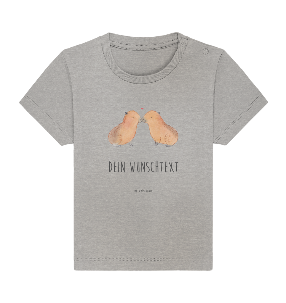 Personalisiertes Baby Shirt Capybara Liebe Personalisiertes Baby T-Shirt, Personalisiertes Jungen Baby T-Shirt, Personalisiertes Mädchen Baby T-Shirt, Personalisiertes Shirt, Tiermotive, Gute Laune, lustige Sprüche, Tiere, Capybara, Liebe, verliebt, Paar, Jahrestag, Kuschel Capybaras, Tierliebe, Romantisches Geschenk, Handgezeichnet, Verschmolzen, Geschenkidee, Beziehung, Partnertiere, Ich bin deins, Du bist meins, Liebesspruch, Herzlich, Valentinstag, Ehejubiläum, Liebesbeweis