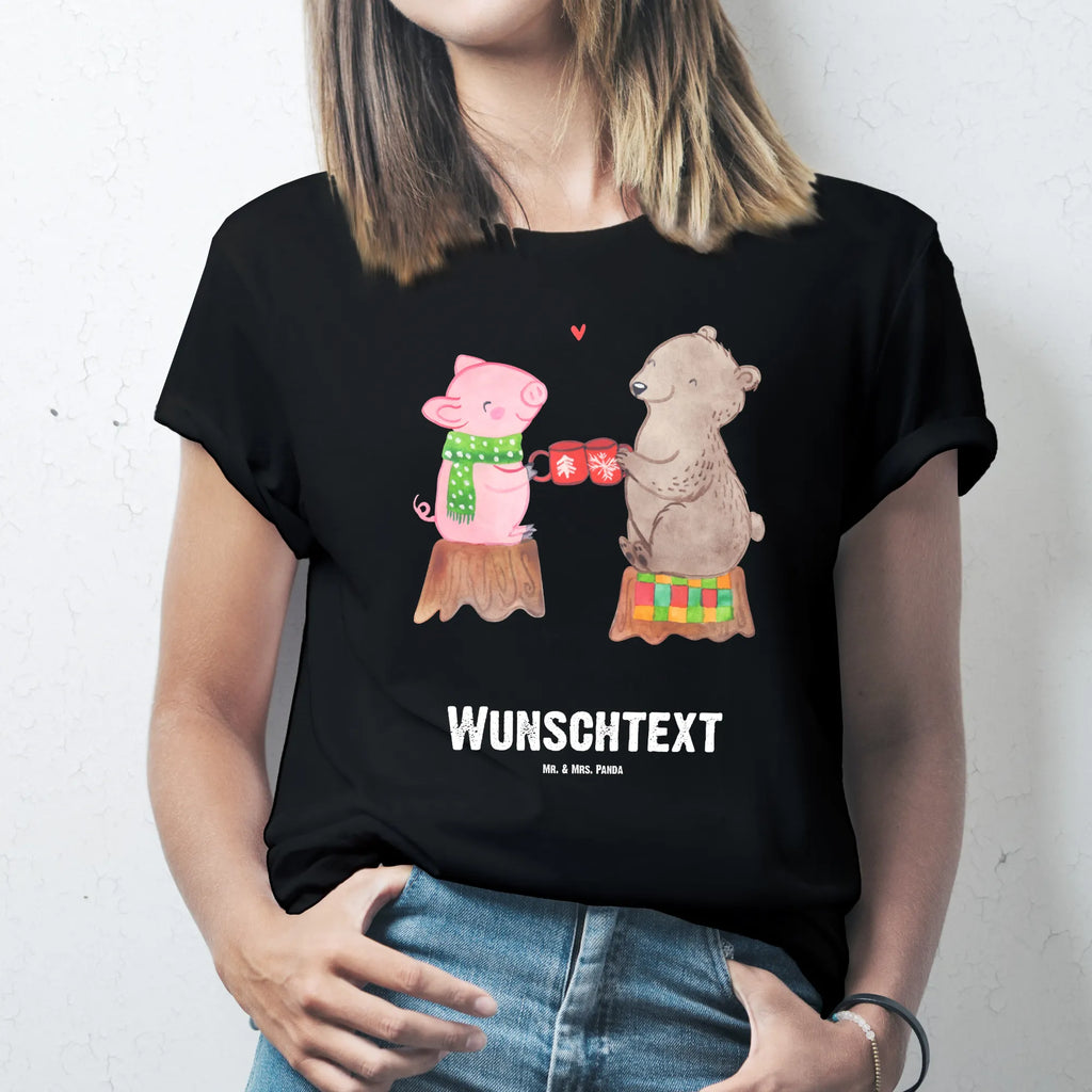 Personalisiertes T-Shirt Glühschwein Sause T-Shirt Personalisiert, T-Shirt mit Namen, T-Shirt mit Aufruck, Männer, Frauen, Winter, Weihnachten, Weihnachtsdeko, Nikolaus, Advent, Heiligabend, Wintermotiv, Prost, Alles Gute, Weihnachtszeit, Schwein, Bär