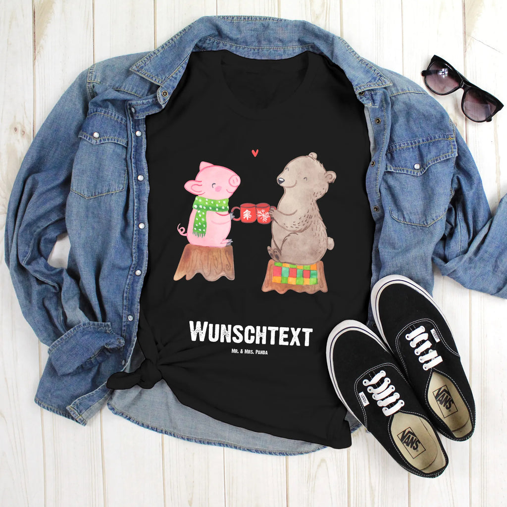 Personalisiertes T-Shirt Glühschwein Sause T-Shirt Personalisiert, T-Shirt mit Namen, T-Shirt mit Aufruck, Männer, Frauen, Winter, Weihnachten, Weihnachtsdeko, Nikolaus, Advent, Heiligabend, Wintermotiv, Prost, Alles Gute, Weihnachtszeit, Schwein, Bär