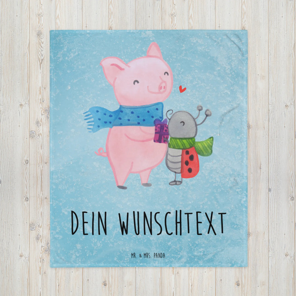 Personalisierte Decke Glühschwein Smörle Personalisierte Decke, Decke mit Namen, Kuscheldecke mit Namen, Decke bedrucken, Kuscheldecke bedrucken, Winter, Weihnachten, Weihnachtsdeko, Nikolaus, Advent, Heiligabend, Wintermotiv, Handgezeichnetes Glühschwein, Kreatives Glühschwein Design, Winterlicher Glühwein Spruch, Glühwein Liebhaber Geschenk, Herzliches Marienkäfer Motiv, Marienkäfer in Winterkleidung, Glühwein ist köstlich Spruch, Smörle der stolze Marienkäfer, Süßer Marienkäfer gibt Geschenk, Romantische Geschenkidee Glühwein