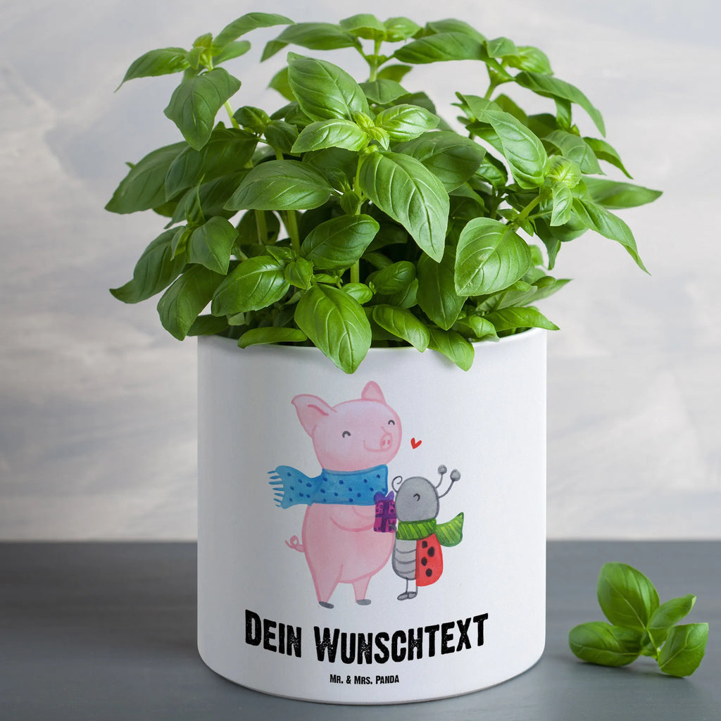 Personalisierter XL Blumentopf Glühschwein Smörle Personalisierter Blumentopf, Personalisierter Übertopf, Personalisierter Pflanztopf, Personalisierter Keramiktopf, Personalisierter Kräutertopf, Personalisierter Topf, Personalisierter Pflanzkübel, Personalisierter Blumenübertopf, Winter, Weihnachten, Weihnachtsdeko, Nikolaus, Advent, Heiligabend, Wintermotiv, Handgezeichnetes Glühschwein, Kreatives Glühschwein Design, Winterlicher Glühwein Spruch, Glühwein Liebhaber Geschenk, Herzliches Marienkäfer Motiv, Marienkäfer in Winterkleidung, Glühwein ist köstlich Spruch, Smörle der stolze Marienkäfer, Süßer Marienkäfer gibt Geschenk, Romantische Geschenkidee Glühwein