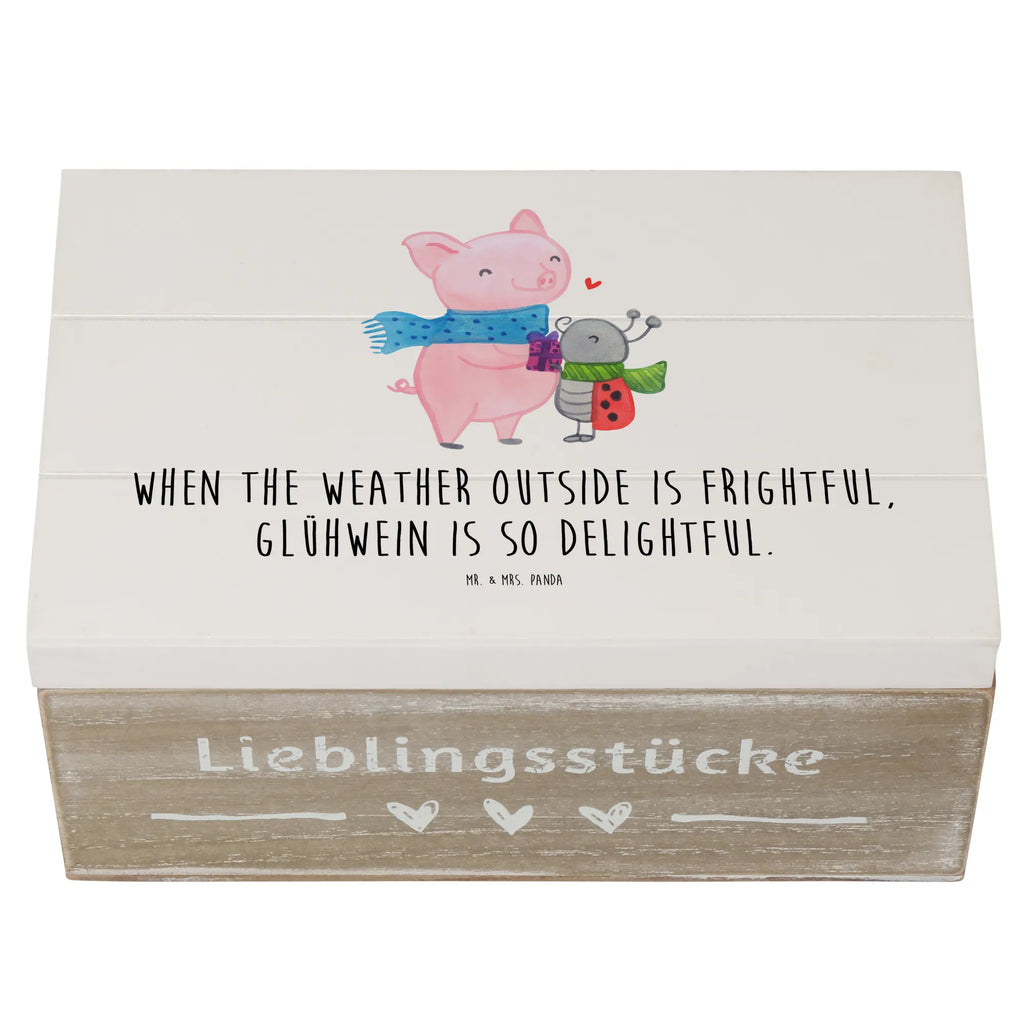 Holzkiste Glühschwein Smörle Holzkiste, Kiste, Schatzkiste, Truhe, Schatulle, XXL, Erinnerungsbox, Erinnerungskiste, Dekokiste, Aufbewahrungsbox, Geschenkbox, Geschenkdose, Winter, Weihnachten, Weihnachtsdeko, Nikolaus, Advent, Heiligabend, Wintermotiv, Handgezeichnetes Glühschwein, Kreatives Glühschwein Design, Winterlicher Glühwein Spruch, Glühwein Liebhaber Geschenk, Herzliches Marienkäfer Motiv, Marienkäfer in Winterkleidung, Glühwein ist köstlich Spruch, Smörle der stolze Marienkäfer, Süßer Marienkäfer gibt Geschenk, Romantische Geschenkidee Glühwein