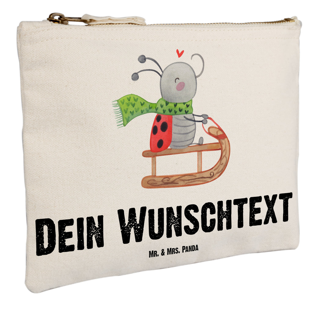 Personalisierte Schminktasche Smörle Rodeln Personalisierte Schminktasche, Personalisierte Kosmetiktasche, Personalisierter Kosmetikbeutel, Personalisiertes Stiftemäppchen, Personalisiertes Etui, Personalisierte Federmappe, Personalisierte Makeup Bag, Personalisiertes Schminketui, Personalisiertes Kosmetiketui, Personalisiertes Schlamperetui, Schminktasche mit Namen, Kosmetiktasche mit Namen, Kosmetikbeutel mit Namen, Stiftemäppchen mit Namen, Etui mit Namen, Federmappe mit Namen, Makeup Bg mit Namen, Schminketui mit Namen, Kosmetiketui mit Namen, Schlamperetui mit Namen, Schminktasche personalisieren, Schminktasche bedrucken, Schminktasche selbst gestalten, Winter, Weihnachten, Weihnachtsdeko, Nikolaus, Advent, Heiligabend, Wintermotiv, Schlittenfahren, Smörle, Marzipan