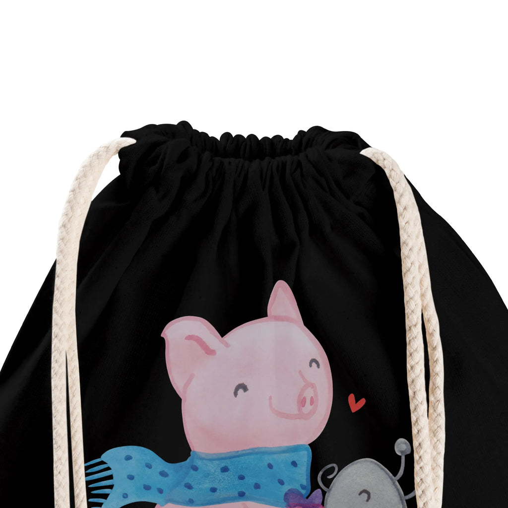 Personalisierter Sportbeutel Glühschwein Smörle Personalisierter Sportbeutel, Personalisierter Beutel, Personalisierte Sporttasche, Personalisierter Tasche, Personalisierter Stoffbeutel, Personalisierter Sportbeutel Kinder, Sportbeutel mit Namen, Turnbeutel mit Namen, Beutel mit Namen, Sporttasche mit Namen, Tasche mit Namen, Stoffbeutel mit Namen, Sportbeutel Kinder mit Namen, Wunschtext, Wunschnamen, Personalisierbar, Personalisierung, Winter, Weihnachten, Weihnachtsdeko, Nikolaus, Advent, Heiligabend, Wintermotiv, Handgezeichnetes Glühschwein, Kreatives Glühschwein Design, Winterlicher Glühwein Spruch, Glühwein Liebhaber Geschenk, Herzliches Marienkäfer Motiv, Marienkäfer in Winterkleidung, Glühwein ist köstlich Spruch, Smörle der stolze Marienkäfer, Süßer Marienkäfer gibt Geschenk, Romantische Geschenkidee Glühwein