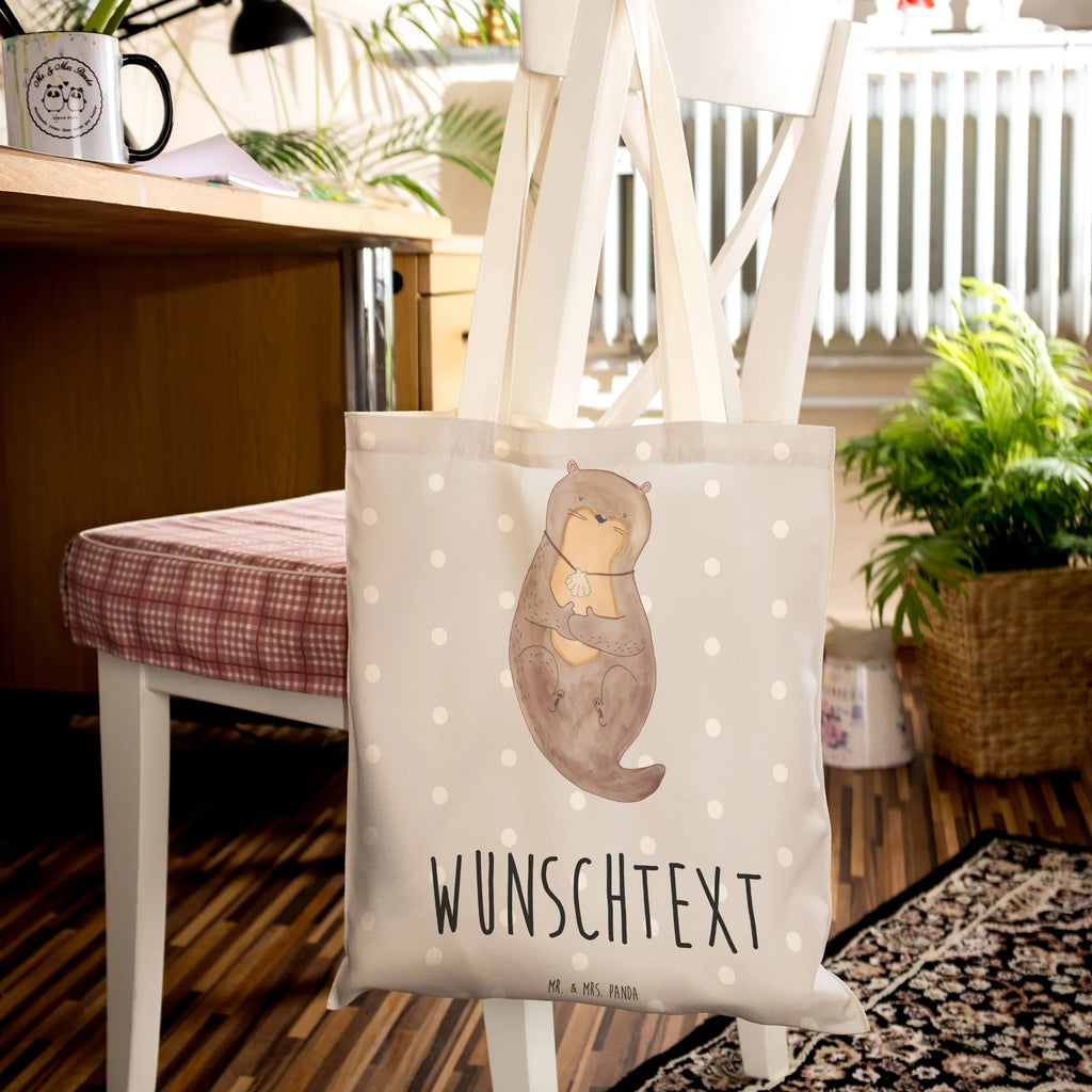 Personalisierte Einkaufstasche Otter mit Muschelmedaillon Personalisierte Tragetasche, Personalisierte Tasche, Personalisierter Beutel, Personalisierte Stofftasche, Personalisierte Baumwolltasche, Personalisierte Umhängetasche, Personalisierter Shopper, Personalisierte Einkaufstasche, Personalisierte Beuteltasche, Tragetasche mit Namen, Tasche mit Namen, Beutel mit Namen, Stofftasche mit Namen, Baumwolltasche mit Namen, Umhängetasche mit Namen, Shopper mit Namen, Einkaufstasche mit Namen, Beuteltasche, Wunschtext, Wunschnamen, Personalisierbar, Personalisierung, Otter, Fischotter, Seeotter, Otterliebe, grübeln, träumen, Motivation, Tagträumen, Büro