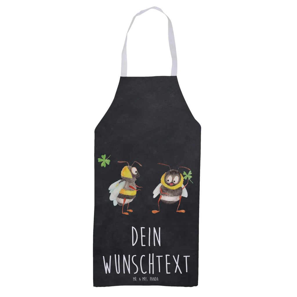 Personalisierte Kochschürze Bienen Paar Personalisierte Kochschürze, Personalisierte Schürze, Personalisierte Backschürze, Personalisierte Küchenschürze, Personalisierte Grillschürze, Personalisierte Latzschürze, Kochschürze mit Namen, Schürze mit Namen, Backschürze mit Namen, Küchenschürze mit Namen, Grillschürze mit Namen, Latzschürze mit Namen, Schürze bedrucken, Kochschürze personalisiert, Kochschürze personalisieren, Personalisierte Kochschürzen, Schürze personalisiert, Grillschürze personalisieren, Schürze personalisieren, Grillschürze personalisiert, Kochschürze bedrucken, Kochschürze selbst gestalten, Schürze selbst gestalten, Grillschürze bedrucken, Liebe, Partner, Freund, Freundin, Ehemann, Ehefrau, Heiraten, Verlobung, Heiratsantrag, Liebesgeschenk, Jahrestag, Hocheitstag, Valentinstag, Geschenk für Frauen, Hochzeitstag, Mitbringsel, Geschenk für Freundin, Geschenk für Partner, Liebesbeweis, für Männer, für Ehemann, Schildkröten, verliebte Schildkröten