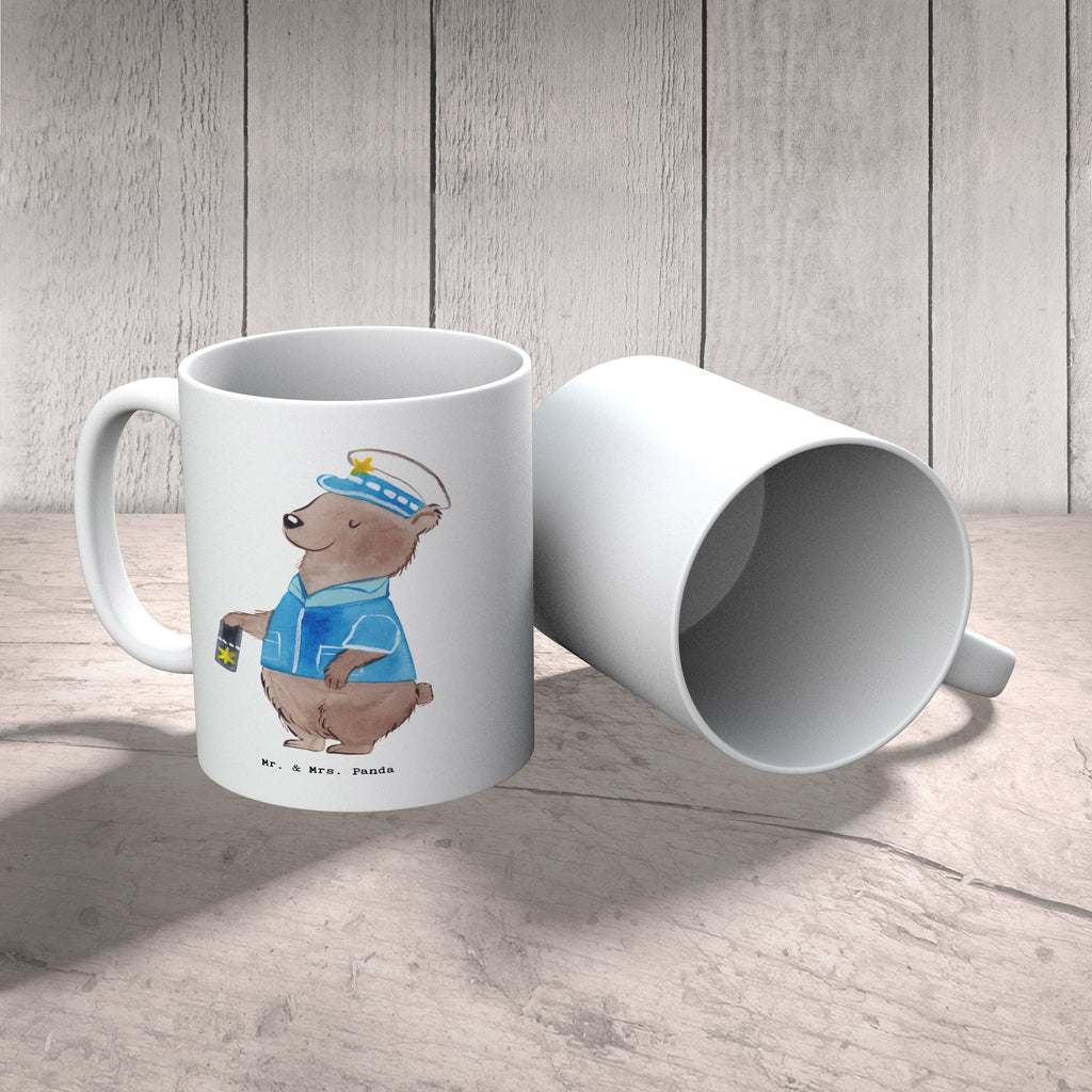 Tasse Polizeivollzugsbeamter mit Herz Tasse, Kaffeetasse, Teetasse, Becher, Kaffeebecher, Teebecher, Keramiktasse, Porzellantasse, Büro Tasse, Geschenk Tasse, Tasse Sprüche, Tasse Motive, Kaffeetassen, Tasse bedrucken, Designer Tasse, Cappuccino Tassen, Schöne Teetassen, Beruf, Ausbildung, Jubiläum, Abschied, Rente, Kollege, Kollegin, Geschenk, Schenken, Arbeitskollege, Mitarbeiter, Firma, Danke, Dankeschön, Polizeivollzugsbeamter, Polizist, Polizei