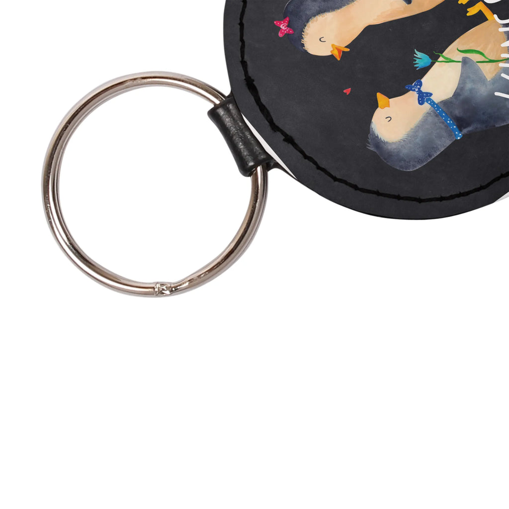 Personalisierter Schlüsselanhänger Pinguin Pärchen Personalisierter Schlüsselanhänger, Personalisierter Anhänger, Personalisierter Taschenanhänger, Personalisierter Glücksbringer, Personalisierter Schutzengel, Schlüsselanhänger mit Namen, Anhänger mit Namen, Glücksbringer mit Namen, Schlüsselanhänger Wunschtext, Schlüsselanhänger selbst gestalten, Pinguin, Pinguine, Liebe, Liebespaar, Liebesbeweis, Liebesgeschenk, Verlobung, Jahrestag, Hochzeitstag, Hochzeit, Hochzeitsgeschenk, große Liebe, Traumpaar