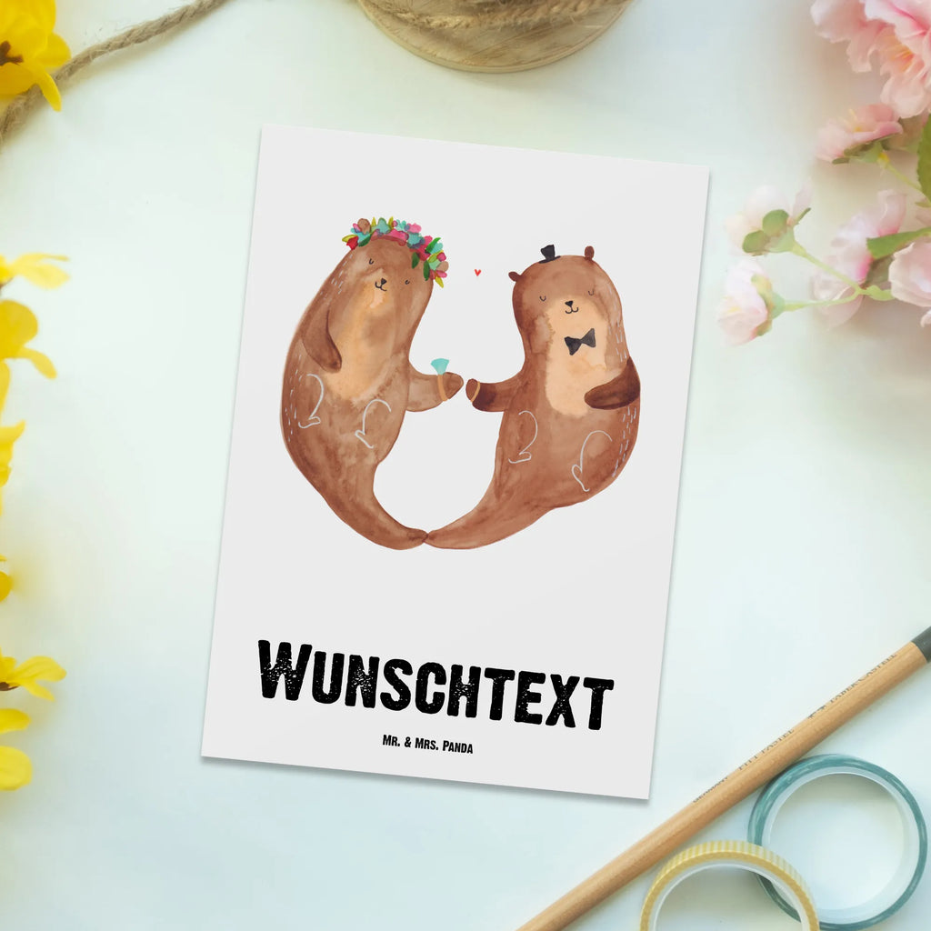 Personalisierte Postkarte Hochzeitspaar Otter Postkarte mit Namen, Postkarte bedrucken, Postkarte mit Wunschtext, Postkarte personalisierbar, Geschenkkarte mit Namen, Grußkarte mit Namen, Karte mit Namen, Einladung mit Namen, Ansichtskarte mit Namen, Geschenkkarte mit Wunschtext, Grußkarte mit Wunschtext, Karte mit Wunschtext, Einladung mit Wunschtext, Ansichtskarte mit Wunschtext, Hochzeit, Hochzeitsgeschenk, Ehe, Hochzeitsfeier, Trauung, Trauungsgeschenk, Hochzeitskarte, Verlobungsfeier, Verlobungsgeschenk, Hochzeitsgeschenkideen, Hochzeitsgeschenke für Brautpaar, Hochzeitstag, Geschenk zur Hochzeit