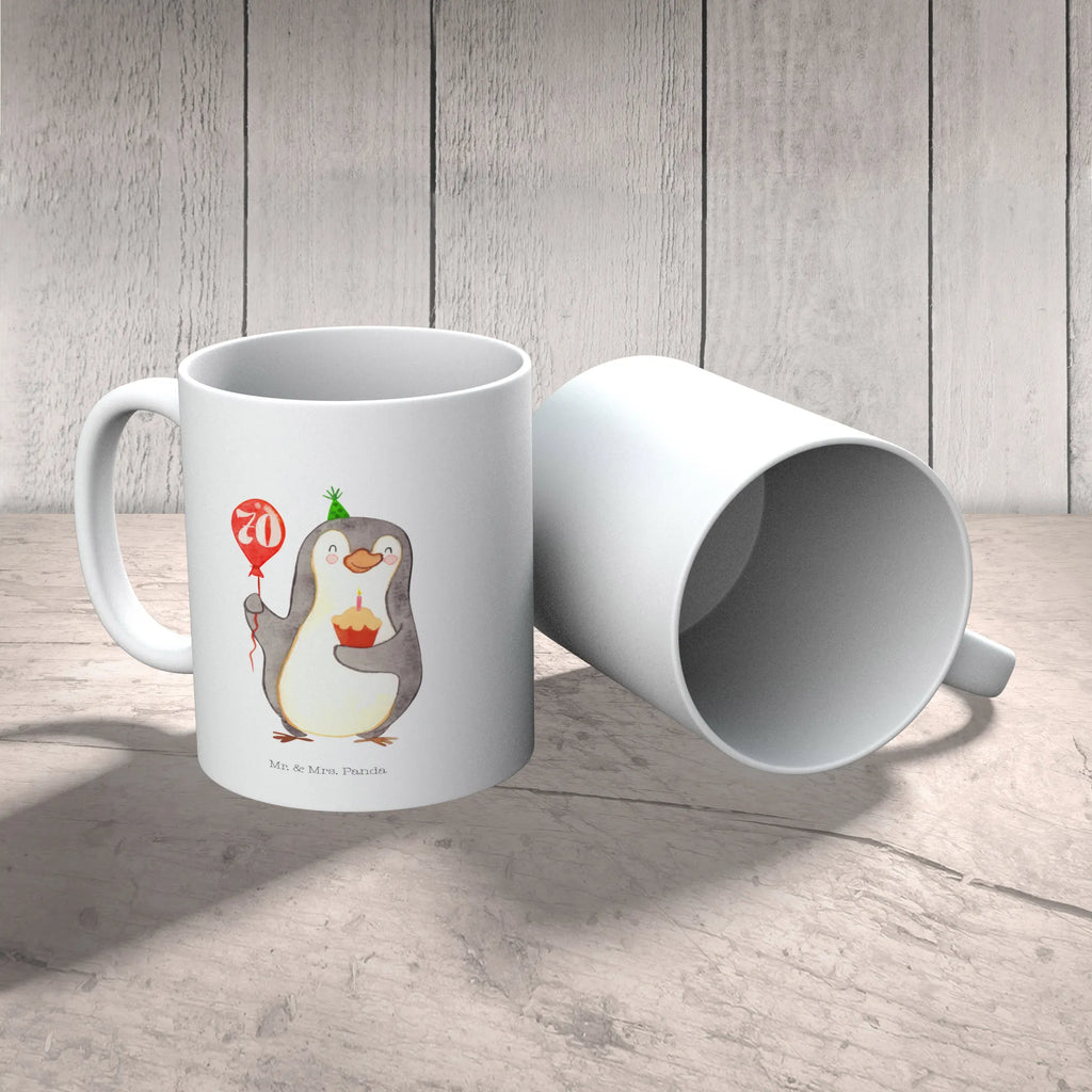 Tasse 70. Geburtstag Pinguin Luftballon Tasse, Kaffeetasse, Teetasse, Becher, Kaffeebecher, Teebecher, Keramiktasse, Porzellantasse, Büro Tasse, Geschenk Tasse, Tasse Sprüche, Tasse Motive, Kaffeetassen, Tasse bedrucken, Designer Tasse, Cappuccino Tassen, Schöne Teetassen, Geburtstag, Geburtstagsgeschenk, Geschenk, Pinguin, Geburtstage, Happy Birthday, Geburtstagsfeier