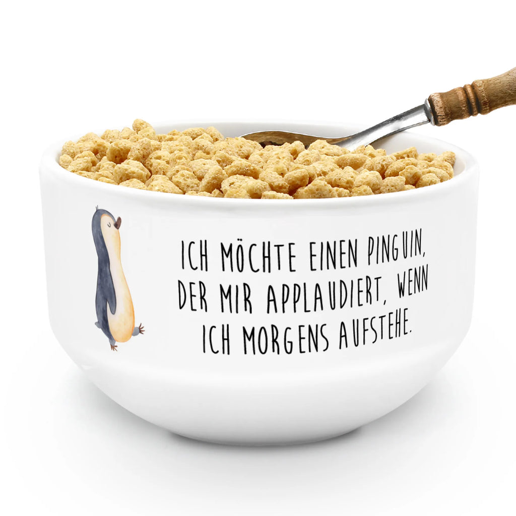 Müslischale Pinguin marschierend Müslischale, Müslischüssel, Früstücksschüssel, Schüssel, Keramik Schüssel, Dessertschüssel, Salatschüssel, Suppenschüssel, Obstschale, Porzellan Schale, Snackschale, Müsli schalen, Müsli schale, Müslischale Keramik, Müslischalen bunt, Weiße Müslischalen, Bunte Müslischalen, Müslischale Porzellan, Müslischale lustig, Keramik Müslischale, Frühstücksschalen, Schöne Müslischalen, Müslischale mit Spruch, Pinguin, Pinguine, Frühaufsteher, Langschläfer, Bruder, Schwester, Familie