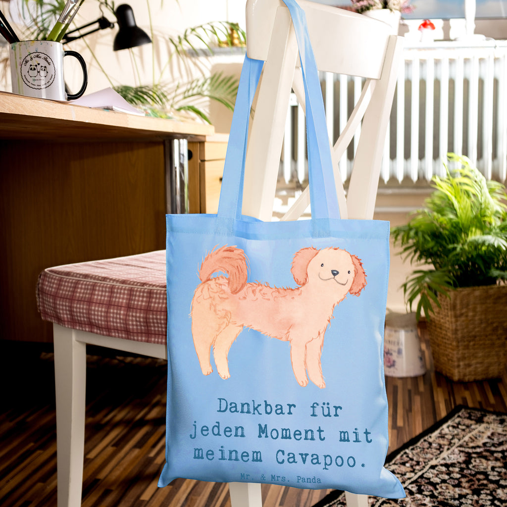 Tragetasche Cavapoo Moment Beuteltasche, Beutel, Einkaufstasche, Jutebeutel, Stoffbeutel, Tasche, Shopper, Umhängetasche, Strandtasche, Schultertasche, Stofftasche, Tragetasche, Badetasche, Jutetasche, Einkaufstüte, Laptoptasche, Hund, Hunderasse, Rassehund, Hundebesitzer, Geschenk, Tierfreund, Schenken, Welpe, Cavapoo, Cavoodle