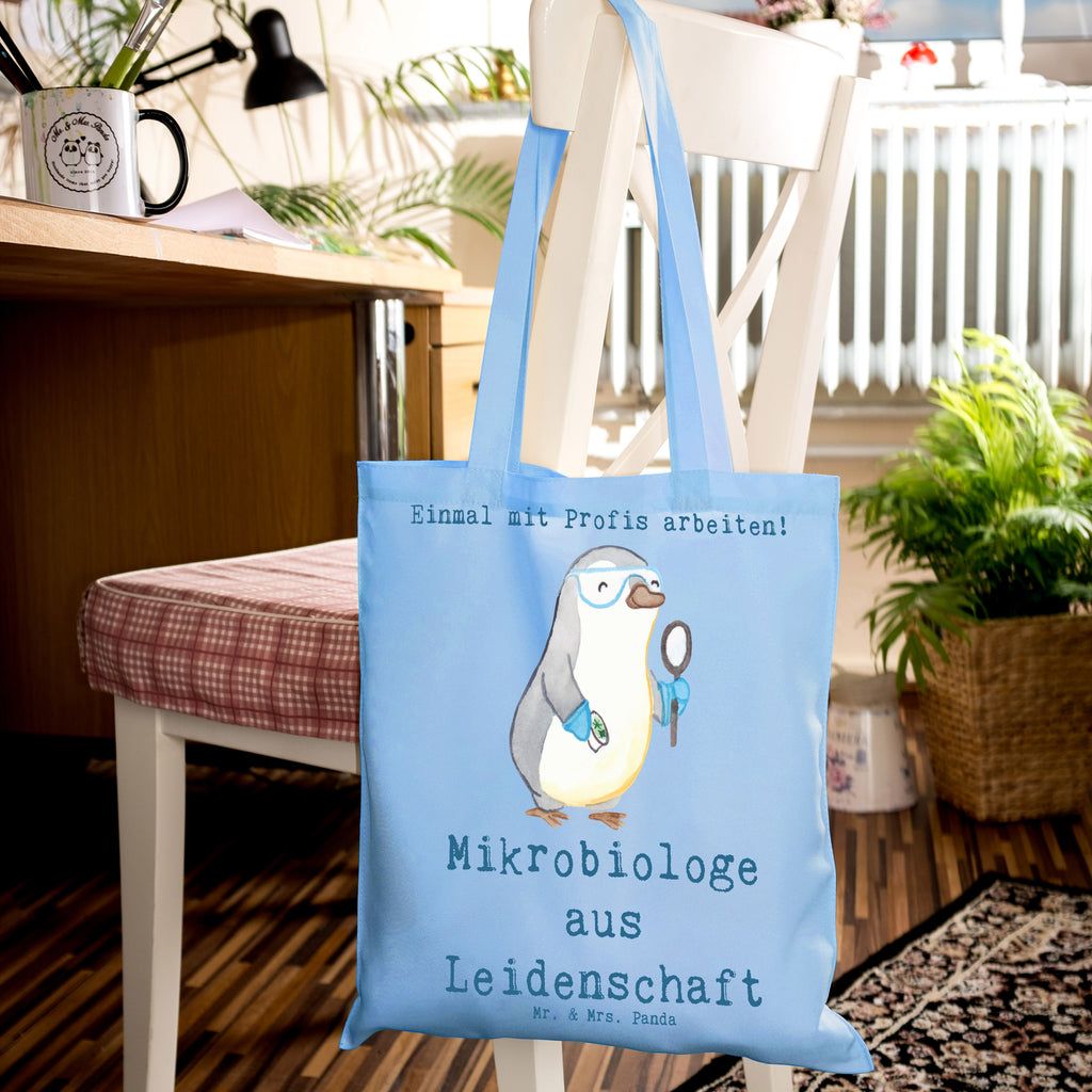 Tragetasche Mikrobiologe aus Leidenschaft Beuteltasche, Beutel, Einkaufstasche, Jutebeutel, Stoffbeutel, Tasche, Shopper, Umhängetasche, Strandtasche, Schultertasche, Stofftasche, Tragetasche, Badetasche, Jutetasche, Einkaufstüte, Laptoptasche, Beruf, Ausbildung, Jubiläum, Abschied, Rente, Kollege, Kollegin, Geschenk, Schenken, Arbeitskollege, Mitarbeiter, Firma, Danke, Dankeschön, Mikrobiologe, Naturwissenschaftler, Labor, Forschung