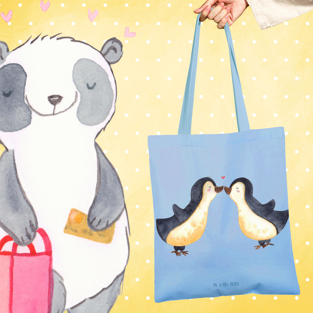 Tragetasche Pinguine Kuss Beuteltasche, Beutel, Einkaufstasche, Jutebeutel, Stoffbeutel, Tasche, Shopper, Umhängetasche, Strandtasche, Schultertasche, Stofftasche, Tragetasche, Badetasche, Jutetasche, Einkaufstüte, Laptoptasche, Liebe, Partner, Freund, Freundin, Ehemann, Ehefrau, Heiraten, Verlobung, Heiratsantrag, Liebesgeschenk, Jahrestag, Hocheitstag, Valentinstag, Geschenk für Frauen, Hochzeitstag, Mitbringsel, Geschenk für Freundin, Geschenk für Partner, Liebesbeweis, für Männer, für Ehemann