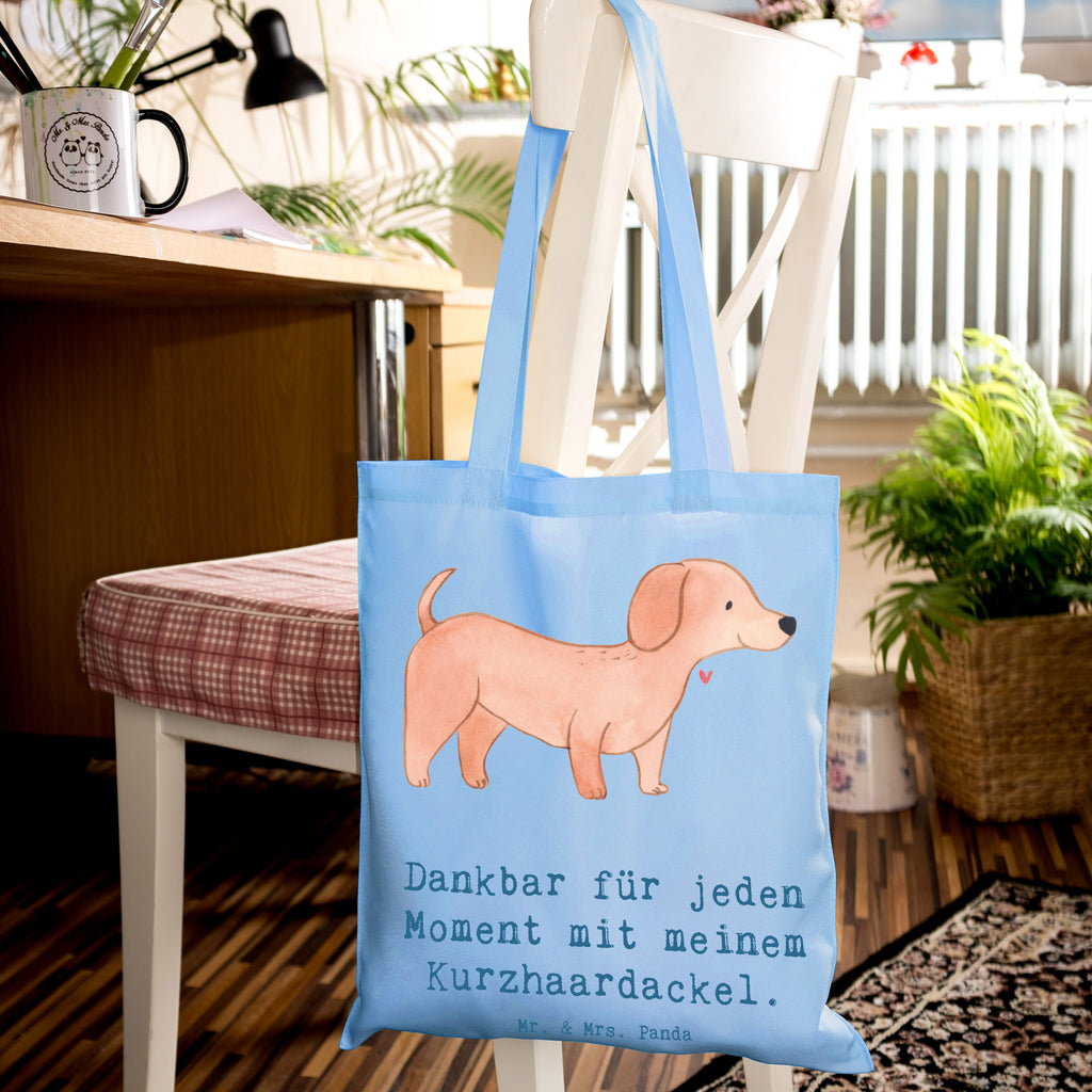 Tragetasche Dackel Kurzhaardackel Moment Beuteltasche, Beutel, Einkaufstasche, Jutebeutel, Stoffbeutel, Tasche, Shopper, Umhängetasche, Strandtasche, Schultertasche, Stofftasche, Tragetasche, Badetasche, Jutetasche, Einkaufstüte, Laptoptasche, Hund, Hunderasse, Rassehund, Hundebesitzer, Geschenk, Tierfreund, Schenken, Welpe, Teckel, Dachshund, Kurzhaardackel