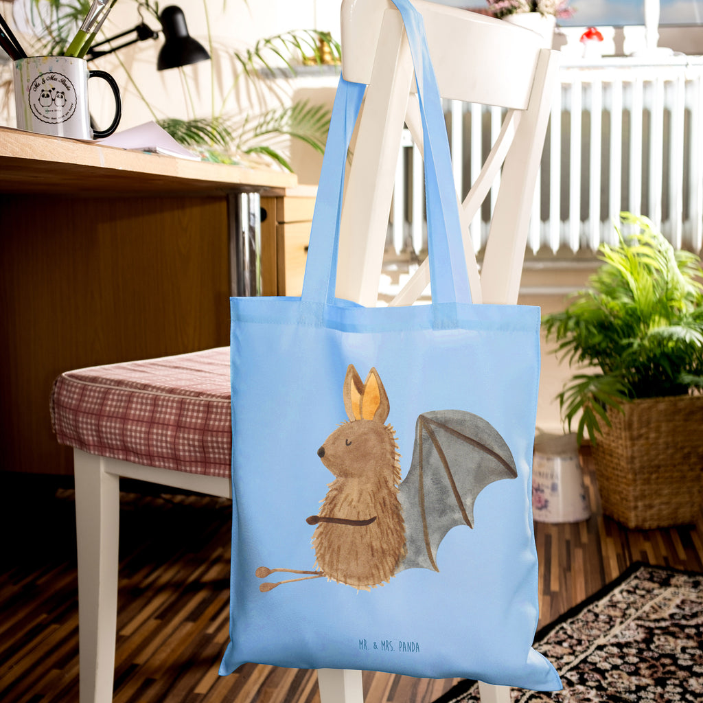 Tragetasche Fledermaus sitzend Beuteltasche, Beutel, Einkaufstasche, Jutebeutel, Stoffbeutel, Tasche, Shopper, Umhängetasche, Strandtasche, Schultertasche, Stofftasche, Tragetasche, Badetasche, Jutetasche, Einkaufstüte, Laptoptasche, Tiermotive, Gute Laune, lustige Sprüche, Tiere, Fledermaus, Fledermäuse, Motivation, entspannen