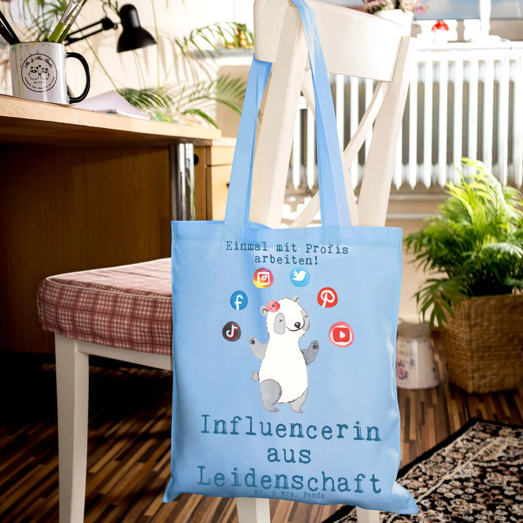 Tragetasche Influencerin aus Leidenschaft Beuteltasche, Beutel, Einkaufstasche, Jutebeutel, Stoffbeutel, Tasche, Shopper, Umhängetasche, Strandtasche, Schultertasche, Stofftasche, Tragetasche, Badetasche, Jutetasche, Einkaufstüte, Laptoptasche, Beruf, Ausbildung, Jubiläum, Abschied, Rente, Kollege, Kollegin, Geschenk, Schenken, Arbeitskollege, Mitarbeiter, Firma, Danke, Dankeschön