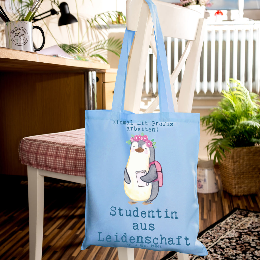 Tragetasche Studentin aus Leidenschaft Beuteltasche, Beutel, Einkaufstasche, Jutebeutel, Stoffbeutel, Tasche, Shopper, Umhängetasche, Strandtasche, Schultertasche, Stofftasche, Tragetasche, Badetasche, Jutetasche, Einkaufstüte, Laptoptasche, Beruf, Ausbildung, Jubiläum, Abschied, Rente, Kollege, Kollegin, Geschenk, Schenken, Arbeitskollege, Mitarbeiter, Firma, Danke, Dankeschön