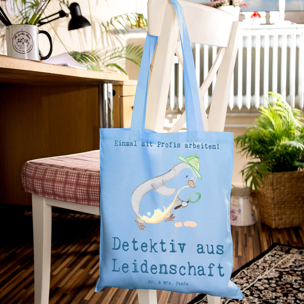 Tragetasche Detektiv aus Leidenschaft Beuteltasche, Beutel, Einkaufstasche, Jutebeutel, Stoffbeutel, Tasche, Shopper, Umhängetasche, Strandtasche, Schultertasche, Stofftasche, Tragetasche, Badetasche, Jutetasche, Einkaufstüte, Laptoptasche, Beruf, Ausbildung, Jubiläum, Abschied, Rente, Kollege, Kollegin, Geschenk, Schenken, Arbeitskollege, Mitarbeiter, Firma, Danke, Dankeschön, Detektiv, Ermittler, Agent, Privatdetektei, Berufsdetektiv, Wirtschaftsdetektei, Detektivausbildung, Spurensuche