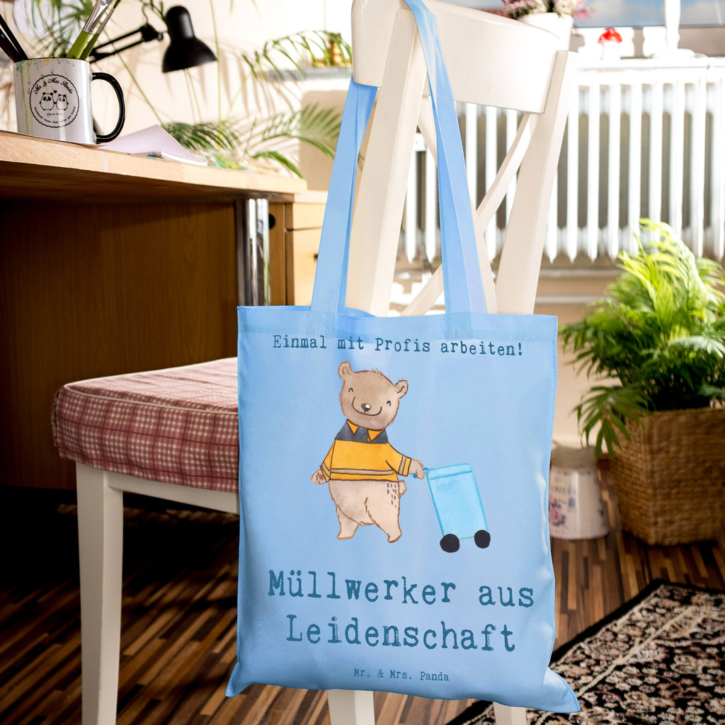 Tragetasche Müllwerker aus Leidenschaft Beuteltasche, Beutel, Einkaufstasche, Jutebeutel, Stoffbeutel, Tasche, Shopper, Umhängetasche, Strandtasche, Schultertasche, Stofftasche, Tragetasche, Badetasche, Jutetasche, Einkaufstüte, Laptoptasche, Beruf, Ausbildung, Jubiläum, Abschied, Rente, Kollege, Kollegin, Geschenk, Schenken, Arbeitskollege, Mitarbeiter, Firma, Danke, Dankeschön, Müllwerker, Fachkraft Kreislauf- und Abfallwirtschaft, Müllentsorger, Kehrichtmann, Müllmann, Müllfahrer