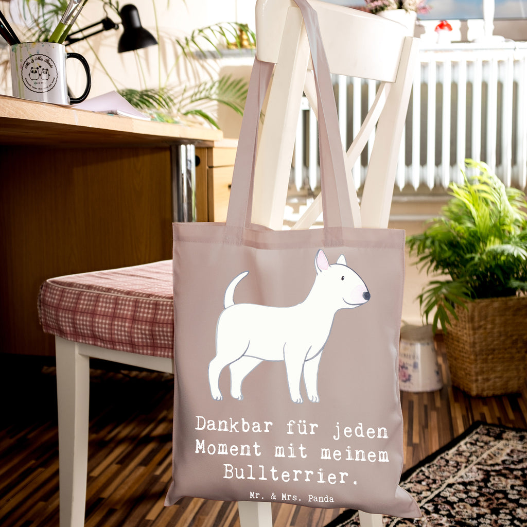 Tragetasche Bullterrier Moment Beuteltasche, Beutel, Einkaufstasche, Jutebeutel, Stoffbeutel, Tasche, Shopper, Umhängetasche, Strandtasche, Schultertasche, Stofftasche, Tragetasche, Badetasche, Jutetasche, Einkaufstüte, Laptoptasche, Hund, Hunderasse, Rassehund, Hundebesitzer, Geschenk, Tierfreund, Schenken, Welpe, Bullterrier