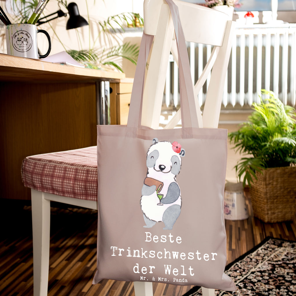 Tragetasche Panda Beste Trinkschwester der Welt Beuteltasche, Beutel, Einkaufstasche, Jutebeutel, Stoffbeutel, Tasche, Shopper, Umhängetasche, Strandtasche, Schultertasche, Stofftasche, Tragetasche, Badetasche, Jutetasche, Einkaufstüte, Laptoptasche, für, Dankeschön, Geschenk, Schenken, Geburtstag, Geburtstagsgeschenk, Geschenkidee, Danke, Bedanken, Mitbringsel, Freude machen, Geschenktipp, Trinkschwester, Saufschwester, Schwester, Sister, Freundin, Party, Bae, Trinken, Alkohol, Wochenende, Kleinigkeit, Sister from another Mister