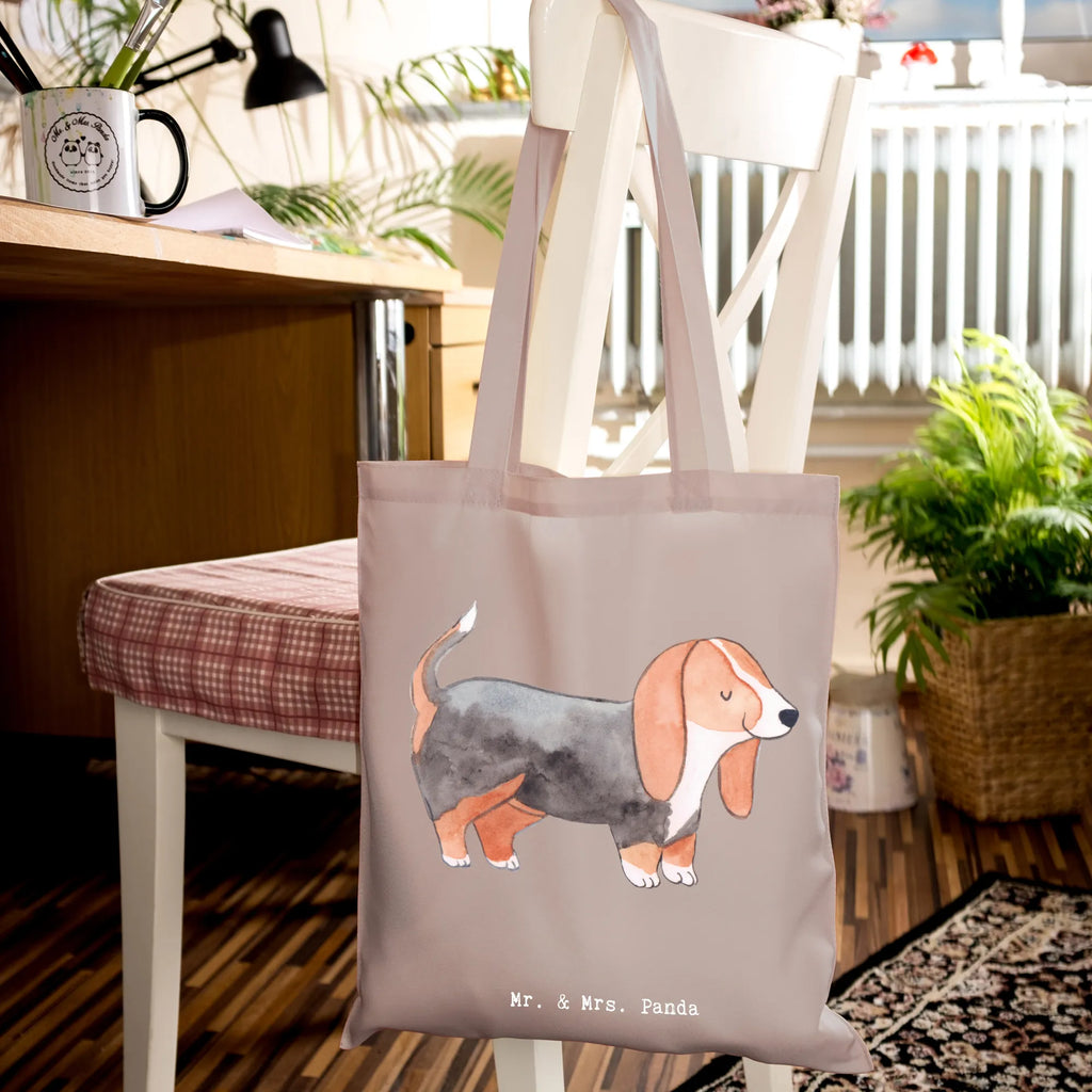 Tragetasche Basset Hound Moment Beuteltasche, Beutel, Einkaufstasche, Jutebeutel, Stoffbeutel, Tasche, Shopper, Umhängetasche, Strandtasche, Schultertasche, Stofftasche, Tragetasche, Badetasche, Jutetasche, Einkaufstüte, Laptoptasche, Hund, Hunderasse, Rassehund, Hundebesitzer, Geschenk, Tierfreund, Schenken, Welpe, Basset Hound, Basset