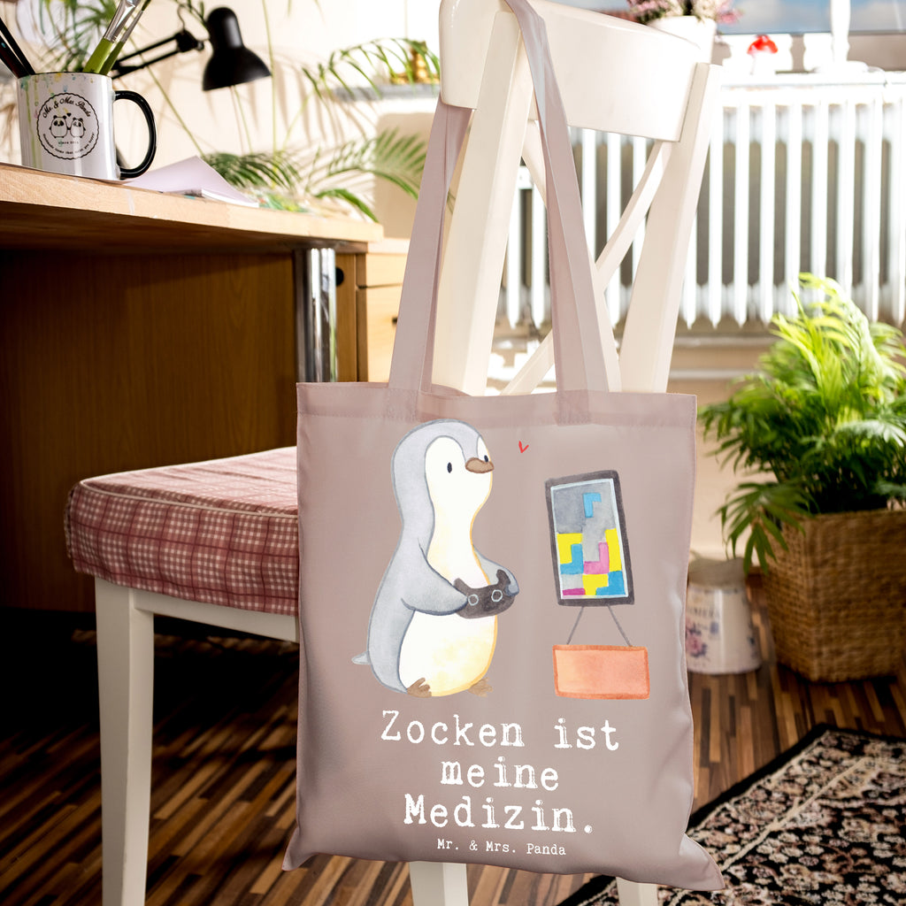 Tragetasche Pinguin Zocken Beuteltasche, Beutel, Einkaufstasche, Jutebeutel, Stoffbeutel, Tasche, Shopper, Umhängetasche, Strandtasche, Schultertasche, Stofftasche, Tragetasche, Badetasche, Jutetasche, Einkaufstüte, Laptoptasche, Geschenk, Sport, Sportart, Hobby, Schenken, Danke, Dankeschön, Auszeichnung, Gewinn, Sportler, Zocken, Gaming, Videospiele, Videogames