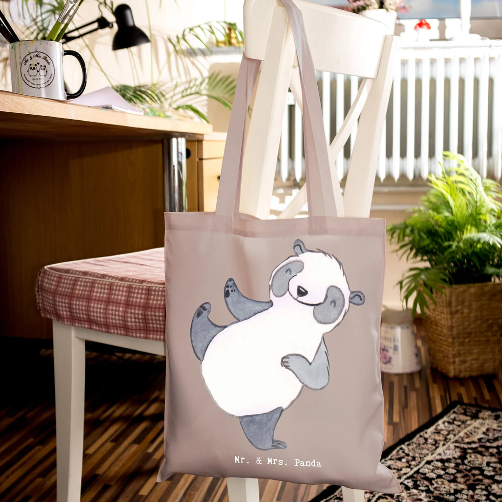 Tragetasche Panda Kampfkunst Beuteltasche, Beutel, Einkaufstasche, Jutebeutel, Stoffbeutel, Tasche, Shopper, Umhängetasche, Strandtasche, Schultertasche, Stofftasche, Tragetasche, Badetasche, Jutetasche, Einkaufstüte, Laptoptasche, Geschenk, Sport, Sportart, Hobby, Schenken, Danke, Dankeschön, Auszeichnung, Gewinn, Sportler, Kampfkunst, Kampfsportarten, Selbstverteidigung