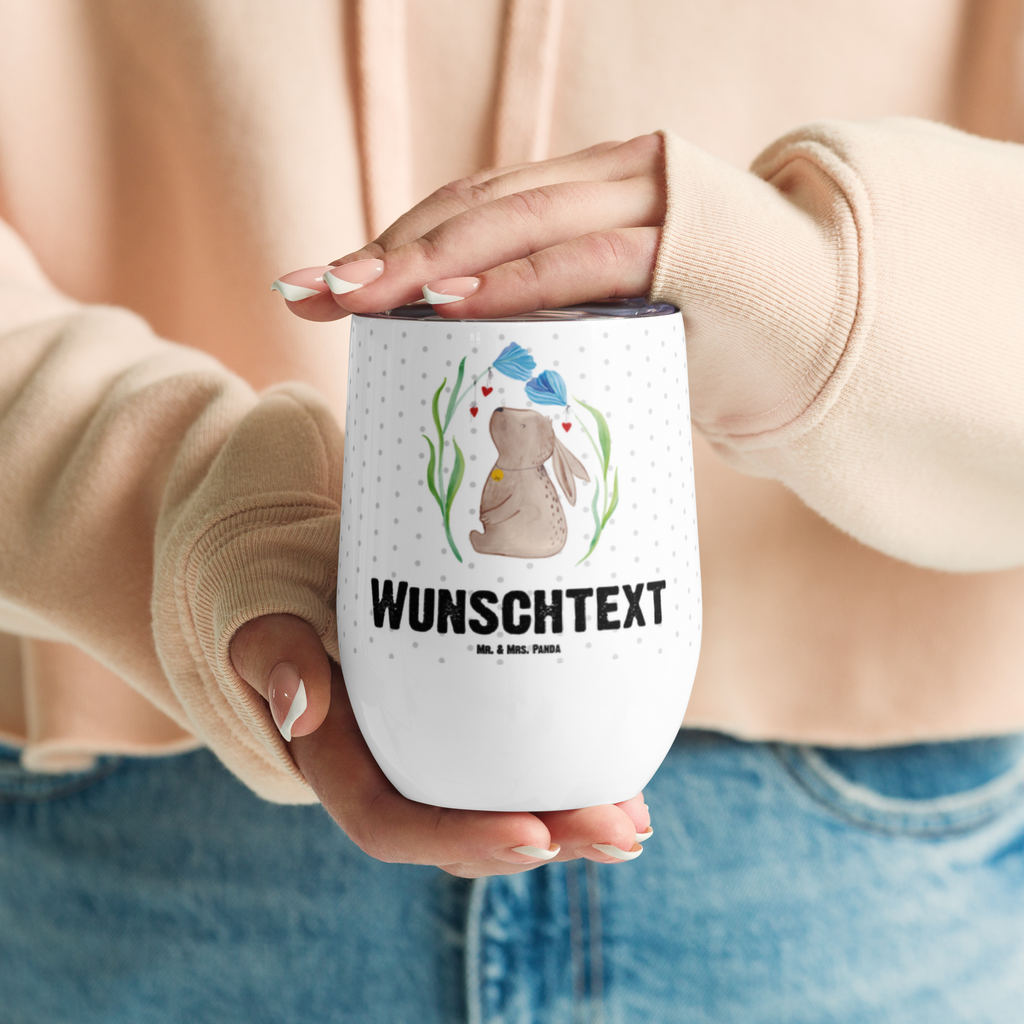 Personalisierter Weinbecher Hase Blume Personalisierter Weinbecher, Personalisierter Glühwein Becher, Heißgetränke, Personalisierter Trinkbecher, Personalisierter Weinkelch, Personalisiertes Weingläser, hochwertiger Weinbecher, Weinbecher Reisen, Weinbecher unterwegs, Personalisertes Sommerglas, mit Namen, Wunschtext, Personalisierung, selbst bedrucken, Personalisiertes Weinglas, Ostern, Osterhase, Ostergeschenke, Osternest, Osterdeko, Geschenke zu Ostern, Ostern Geschenk, Ostergeschenke Kinder, Ostern Kinder, Hase, Kaninchen, Kind, Taufe, Taufgeschenk, Geburt, Schwangerschaft, erstes Kind, Kindergeburtstag, Geburtstag, Hoffnung, Träume