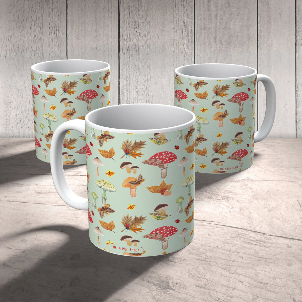 Tasse Herbst Pilze Muster Tasse, Kaffeetasse, Teetasse, Becher, Kaffeebecher, Teebecher, Keramiktasse, Porzellantasse, Büro Tasse, Geschenk Tasse, Tasse Sprüche, Tasse Motive, Kaffeetassen, Tasse bedrucken, Designer Tasse, Cappuccino Tassen, Schöne Teetassen, Schmetterlings Muster, Pilz Muster, Wald, Herbstwald, Pilze