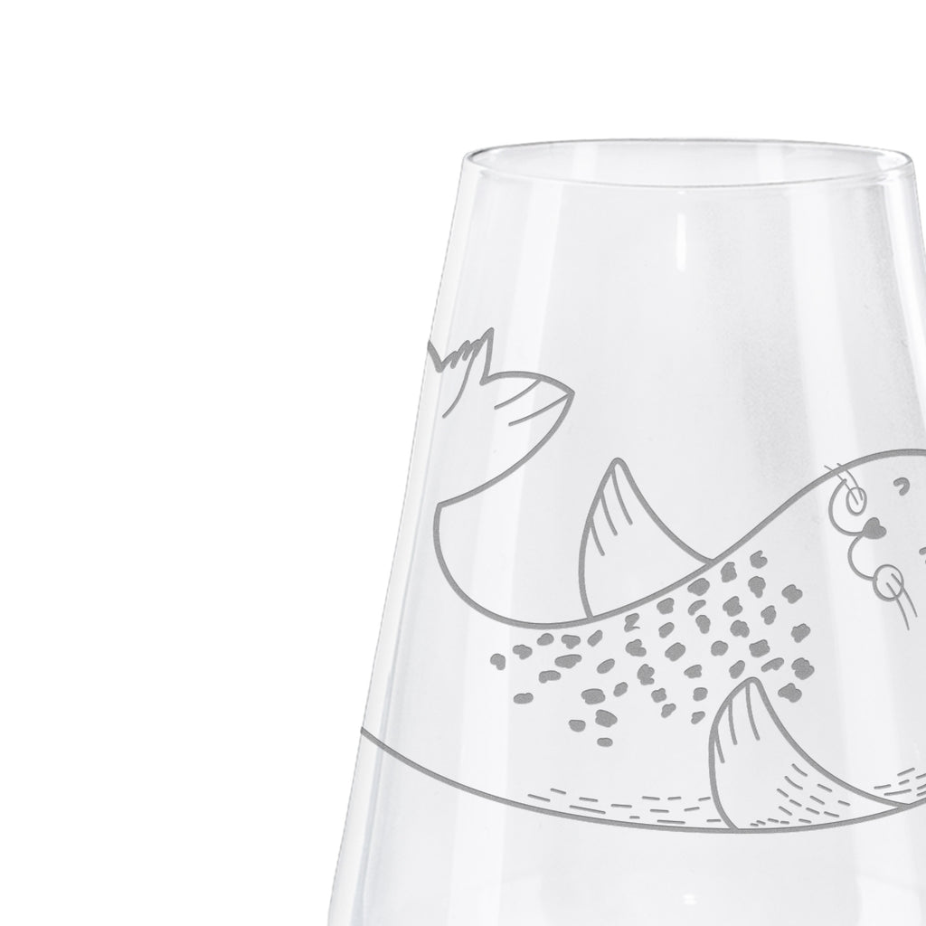 Weißwein Glas Robbe liegend Weißweinglas, Weinglas, Weißwein Glas, Weinglas mit Gravur, Geschenk für Weinliebhaber, Spülmaschinenfeste Weingläser, Hochwertige Weinaccessoires, Tiermotive, Gute Laune, lustige Sprüche, Tiere, Robbe, Robben, Seehund, Strand, Meerestier, Ostsee, Nordsee, Lachen, Freude