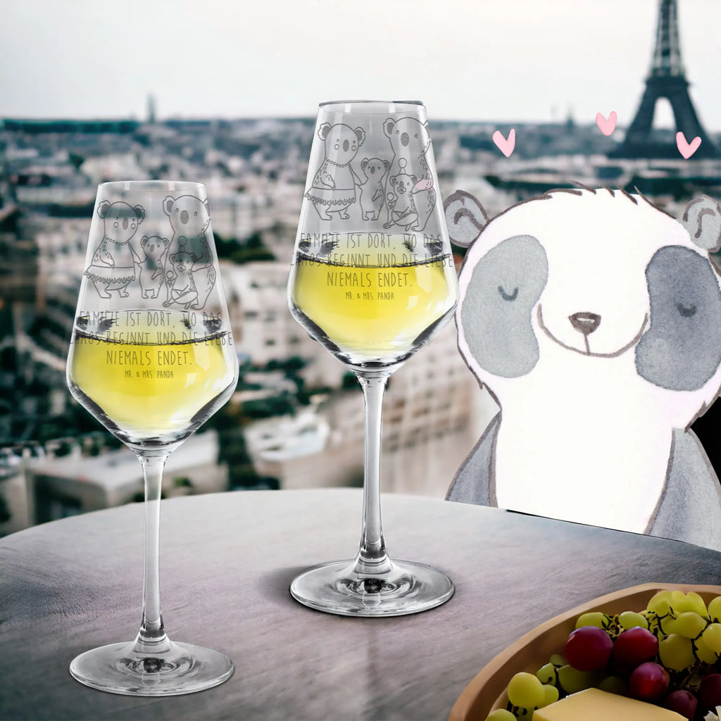 Weißwein Glas Koala Familie Weißweinglas, Weinglas, Weißwein Glas, Weinglas mit Gravur, Geschenk für Weinliebhaber, Spülmaschinenfeste Weingläser, Hochwertige Weinaccessoires, Familie, Vatertag, Muttertag, Bruder, Schwester, Mama, Papa, Oma, Opa, Koala, Koalas, Family, Kinder, Geschwister, Familienleben