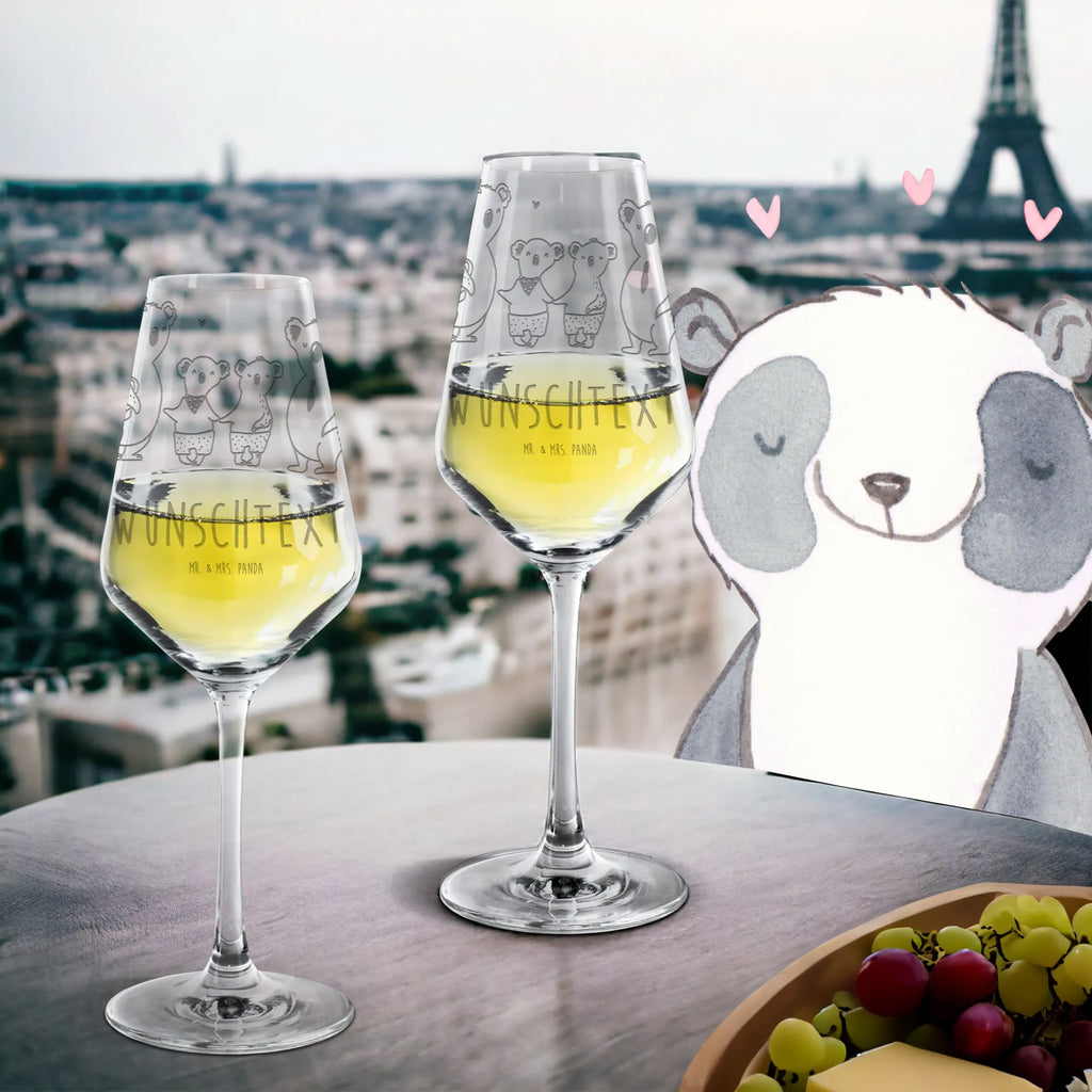 Personalisiertes Weißwein Glas Koala Familie zwei Personalisiertes Weißweinglas, Personalisiertes Weinglas, Personalisiertes Weißwein Glas, Personalisiertes Weinglas mit Gravur, Personalisiertes Geschenk für Weinliebhaber, Personalisierte Spülmaschinenfeste Weingläser, Personalisierte Weinaccessoires, Weißweinglas mit Namen, Weinglas mit Namen, Weißwein Glas mit Namen, Weinglas mit Gravur mit Namen, Geschenk für Weinliebhaber mit Namen, Spülmaschinenfeste Weingläser mit Namen, Hochwertige Weinaccessoires mit Namen, Familie, Vatertag, Muttertag, Bruder, Schwester, Mama, Papa, Oma, Opa, Koala, Koalabär, beste Familie, Familienzeit, Familienleben, Koalafamilie, Lieblingsfamilie